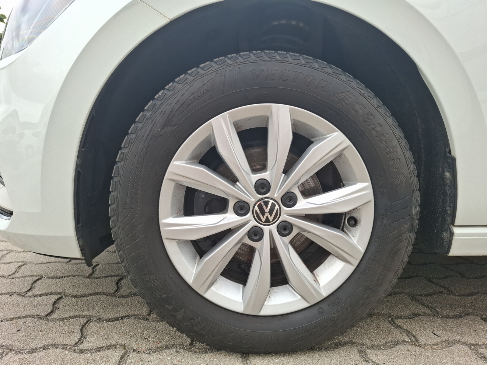 Fahrzeugabbildung Volkswagen Polo TSI Highline Navi Climatronic ACC PDC SH LM