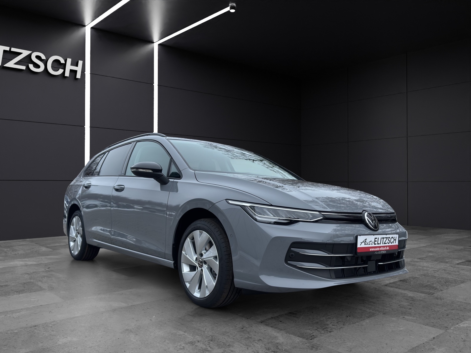 Fahrzeugabbildung Volkswagen Golf VIII Variant Energy TDI DSG LED ACC AHK SH RearView Ambiente Navi DAB+