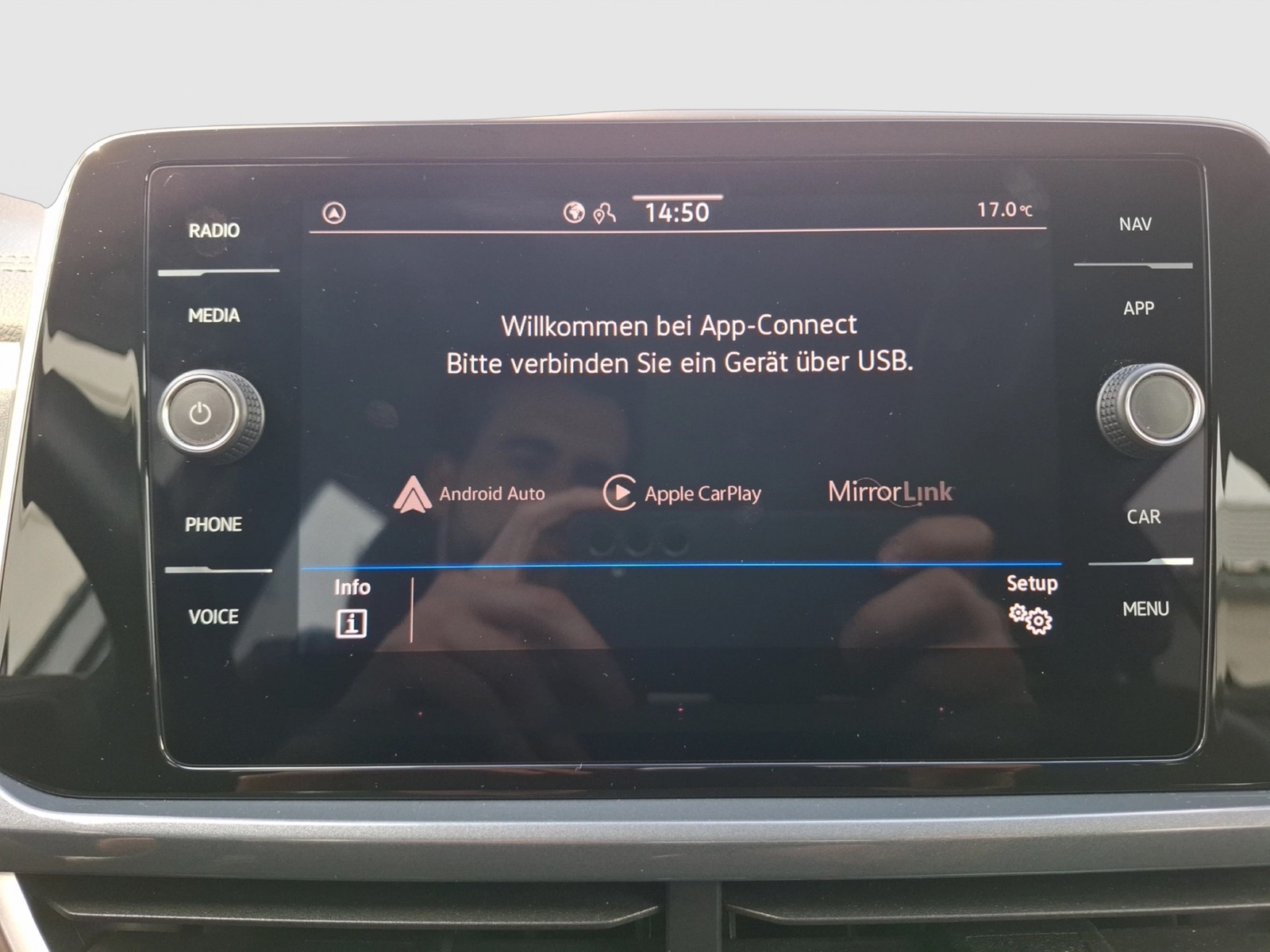 Fahrzeugabbildung Volkswagen T-Roc TSI Style LEDplus CarPlay AID ACC ParkAssist SH