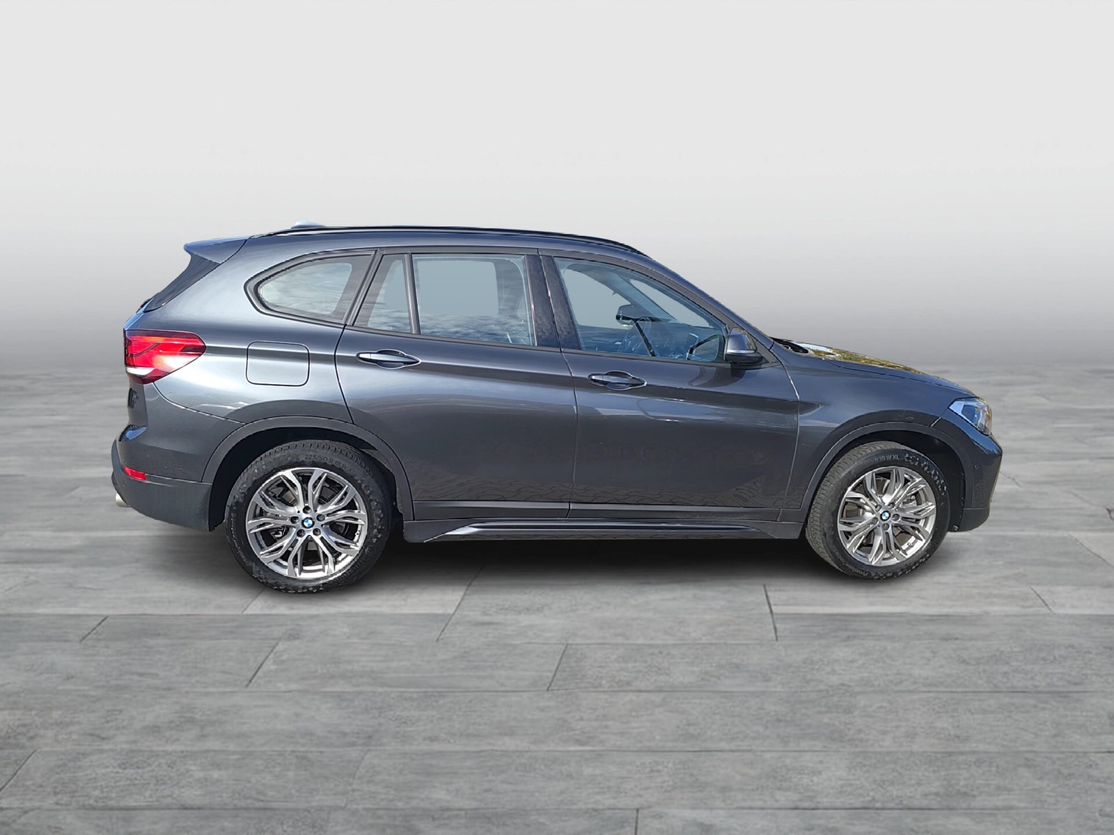 Fahrzeugabbildung BMW X1 xDrive 20 i Sport Line LED Navi SHZ GRA
