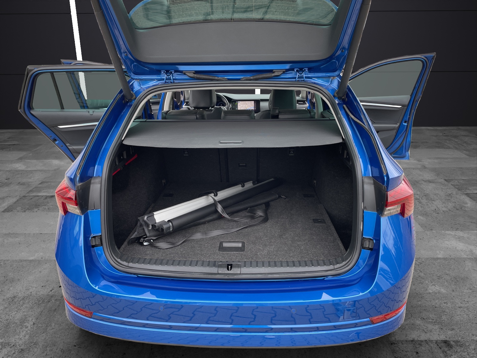 Fahrzeugabbildung SKODA Octavia Combi TSI Style Matrix Navi Pano HUD Leder ACC RFK SH