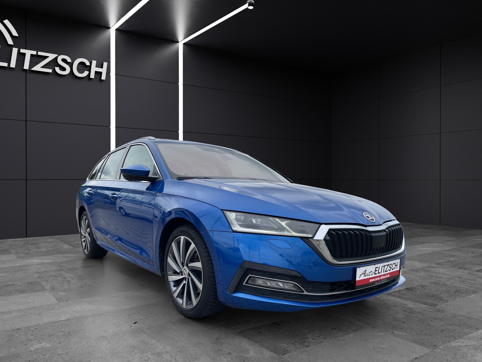 Fahrzeugabbildung SKODA Octavia Combi TSI Style Matrix Navi Pano HUD Leder ACC RFK SH