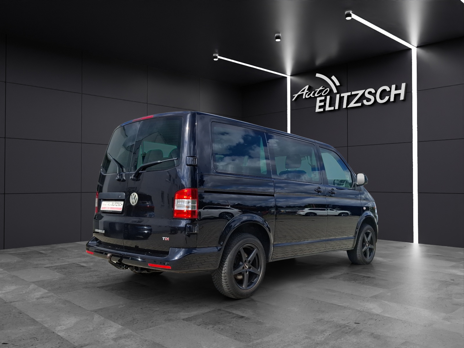 Fahrzeugabbildung Volkswagen T5 Caravelle TDI Comfortline DSG 8-Si AHK Navi GRA PDC SH