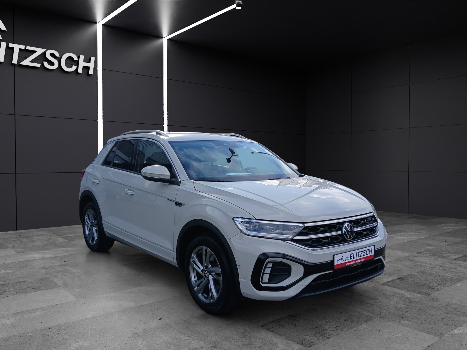 Fahrzeugabbildung Volkswagen T-Roc TDI R-Line DSG LED AHK Navi AID ACC Park-Assist SH