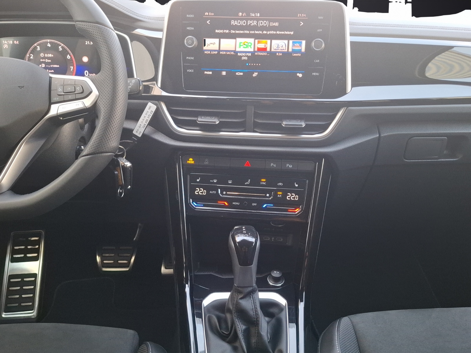 Fahrzeugabbildung Volkswagen T-Roc TSI R-Line DSG LEDplus AHK Navi AID ACC RFK SH