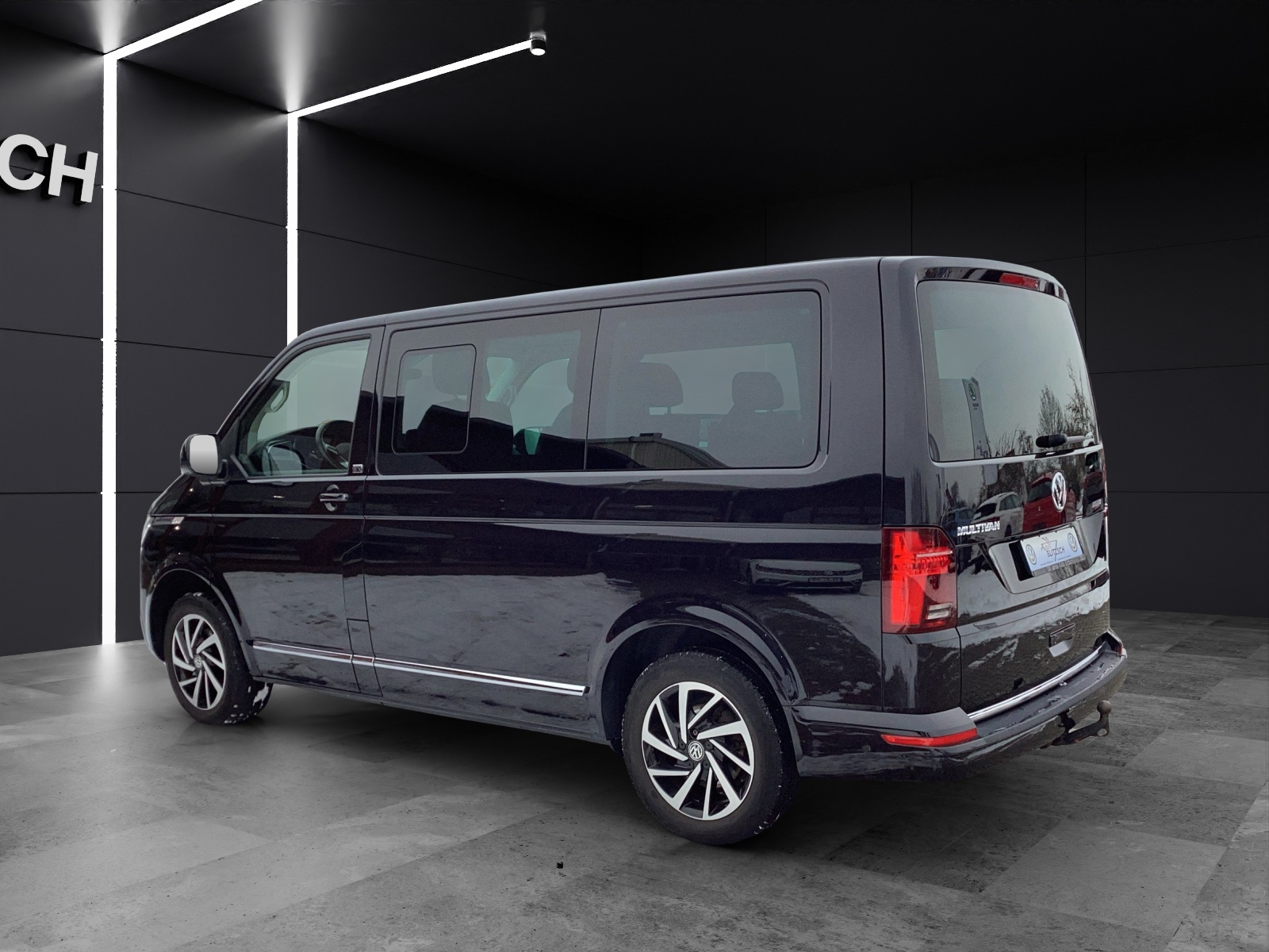 Fahrzeugabbildung Volkswagen T6.1 Multivan TDI Generation-Six DSG LED AHK Navi AID ACC Park-Assist SH
