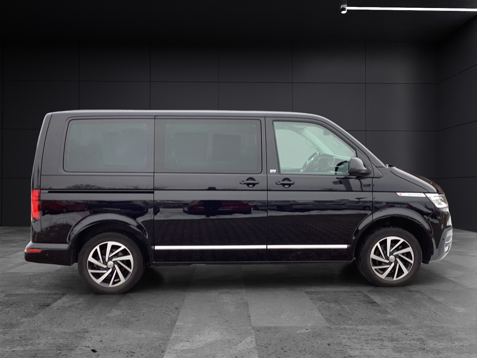 Fahrzeugabbildung Volkswagen T6.1 Multivan TDI Generation-Six DSG LED AHK Navi AID ACC Park-Assist SH