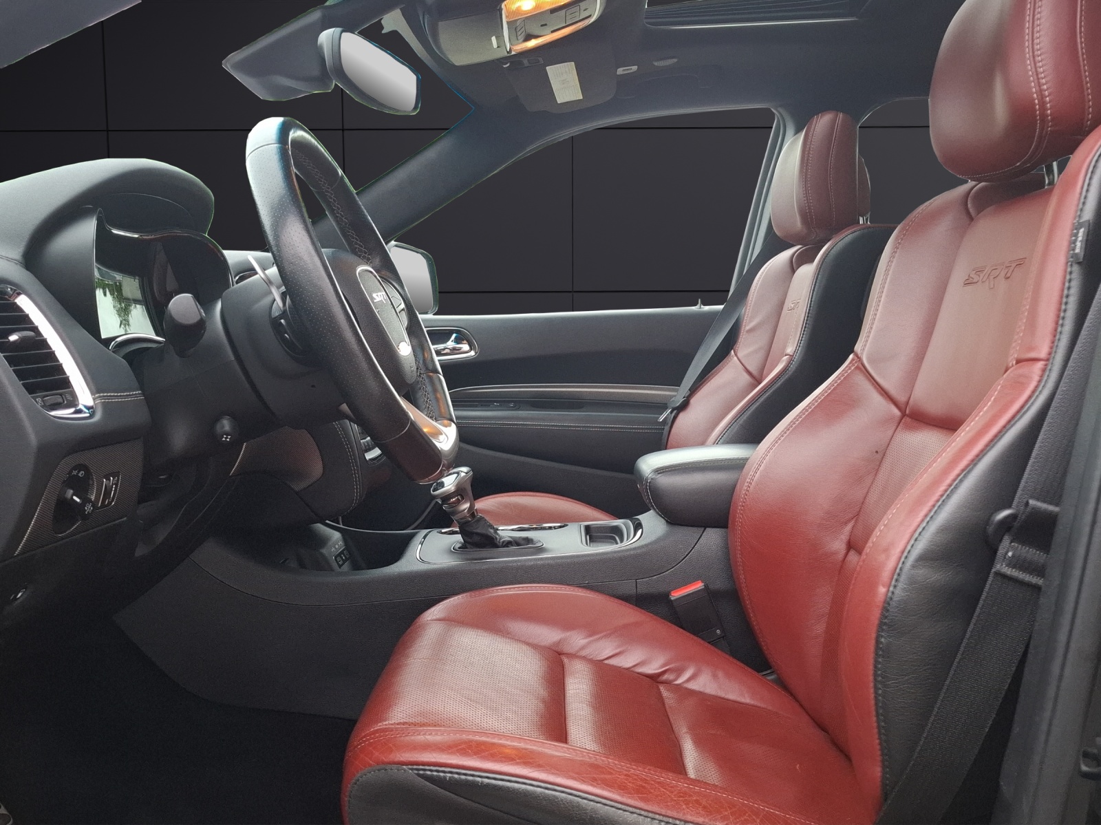 Fahrzeugabbildung Dodge Durango 6.4 SRT V8 Xenon Navi 4xSHZ AHK Pano 6-Sitzer Sternenhimmel