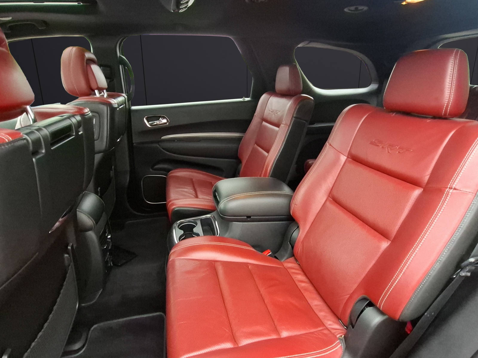 Fahrzeugabbildung Dodge Durango 6.4 SRT V8 Xenon Navi 4xSHZ AHK Pano 6-Sitzer Sternenhimmel