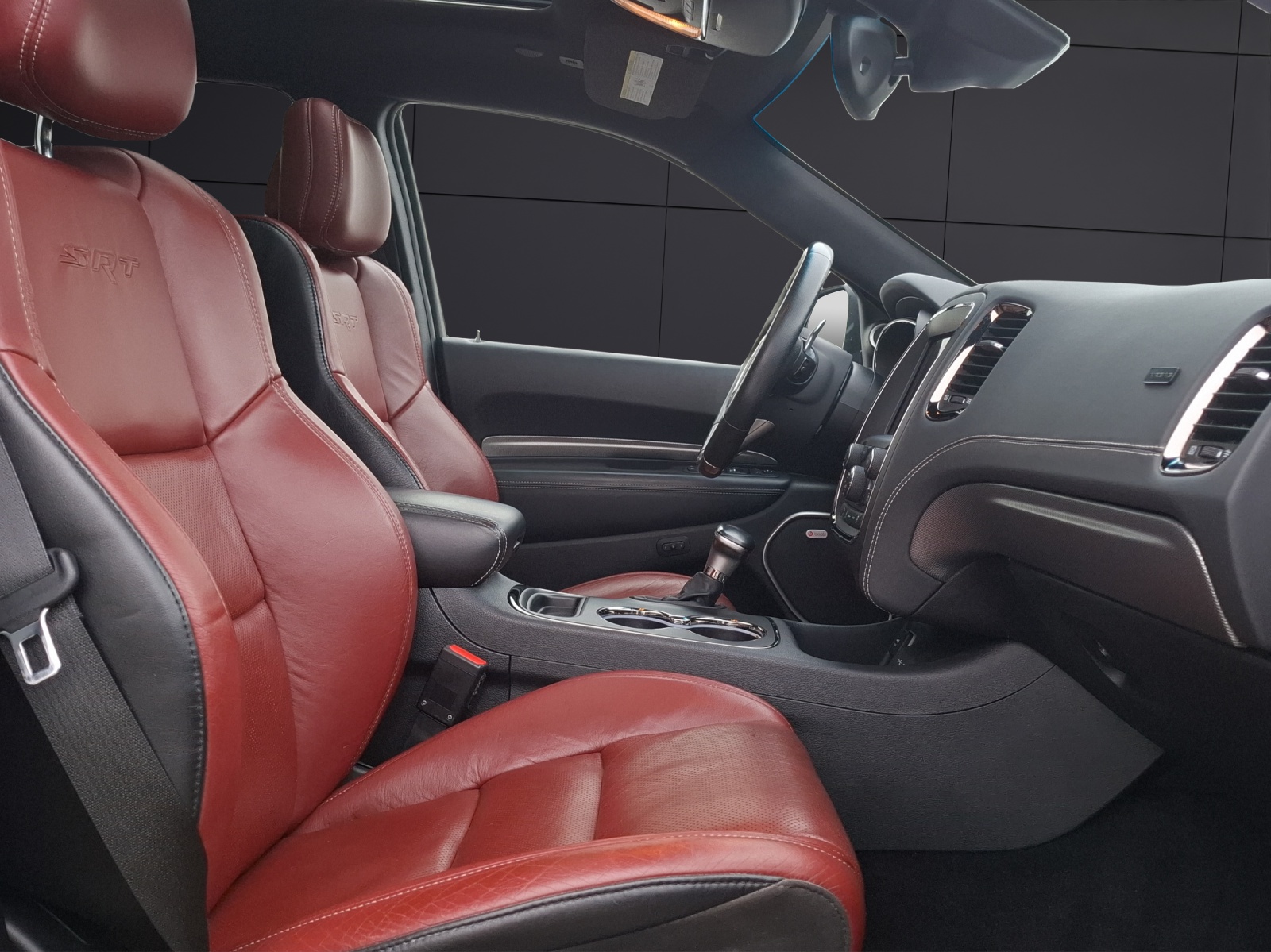 Fahrzeugabbildung Dodge Durango 6.4 SRT V8 Xenon Navi 4xSHZ AHK Pano 6-Sitzer Sternenhimmel