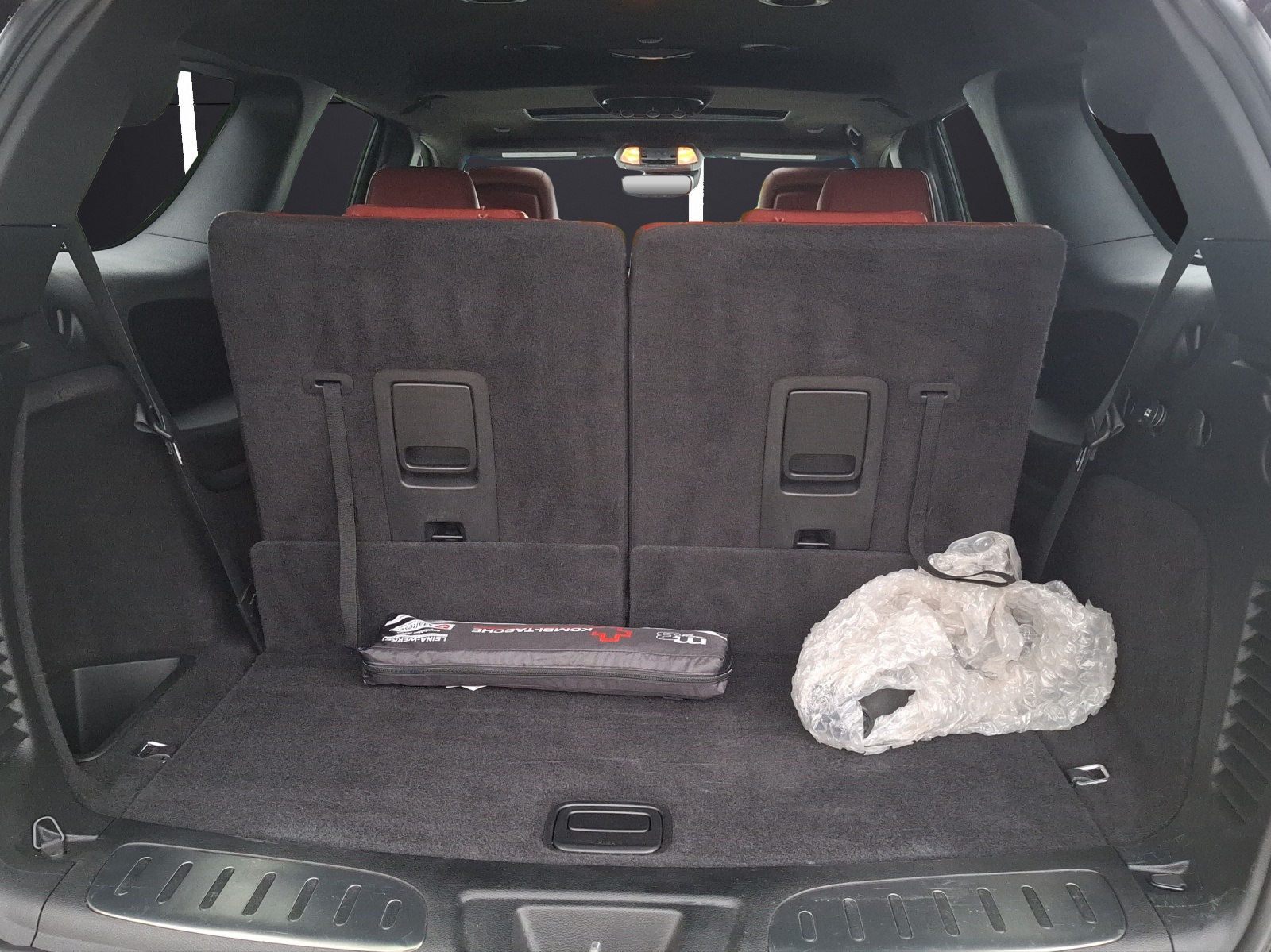 Fahrzeugabbildung Dodge Durango 6.4 SRT V8 Xenon Navi 4xSHZ AHK Pano 6-Sitzer Sternenhimmel