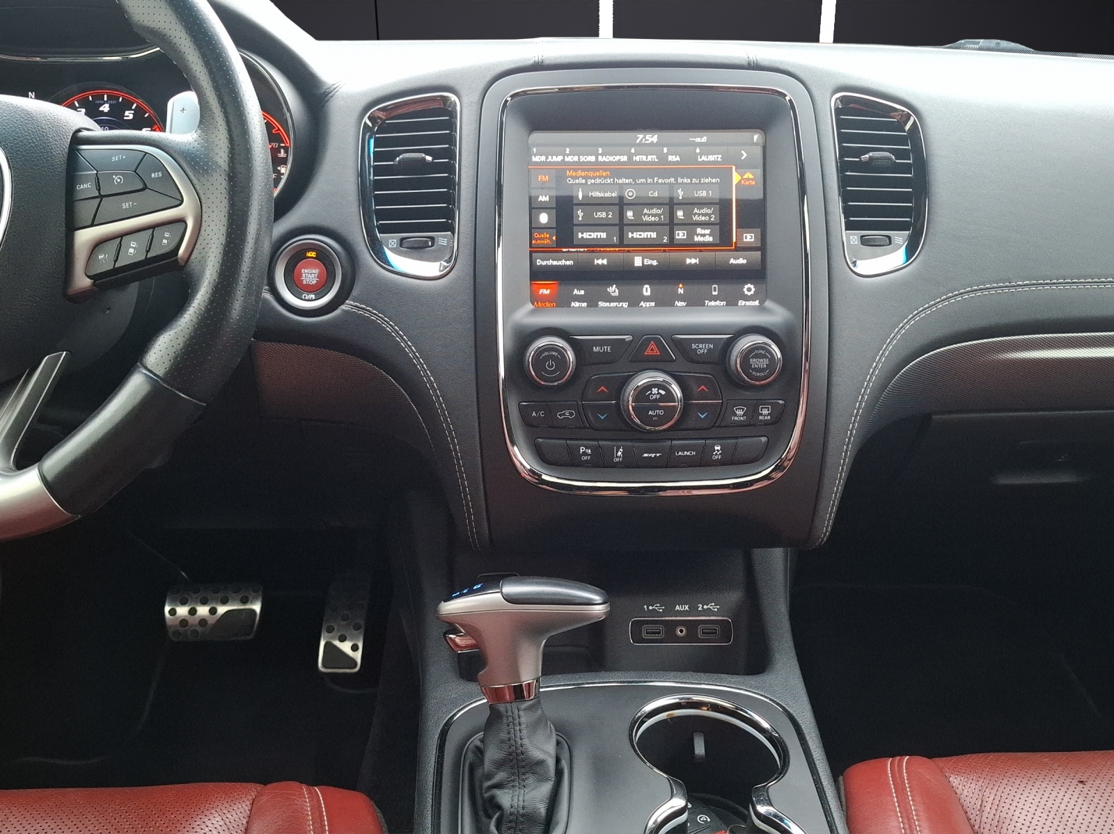 Fahrzeugabbildung Dodge Durango 6.4 SRT V8 Xenon Navi 4xSHZ AHK Pano 6-Sitzer Sternenhimmel