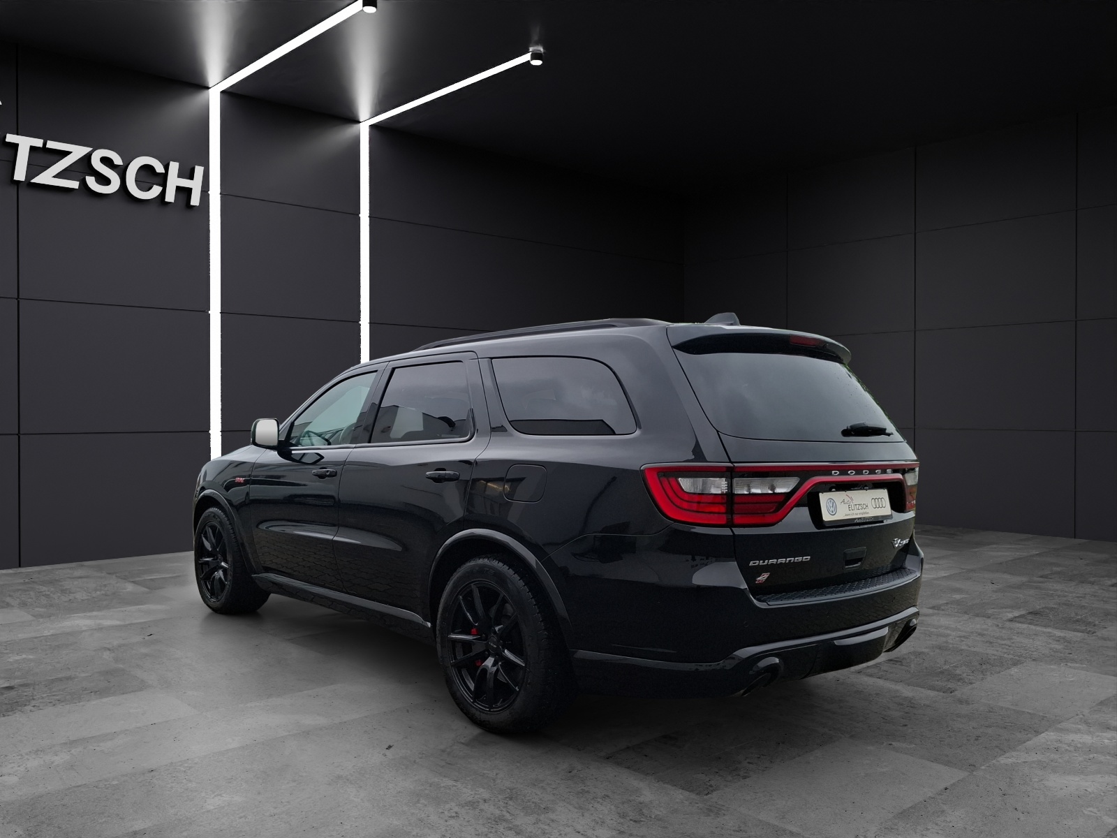 Fahrzeugabbildung Dodge Durango 6.4 SRT V8 Xenon Navi 4xSHZ AHK Pano 6-Sitzer Sternenhimmel