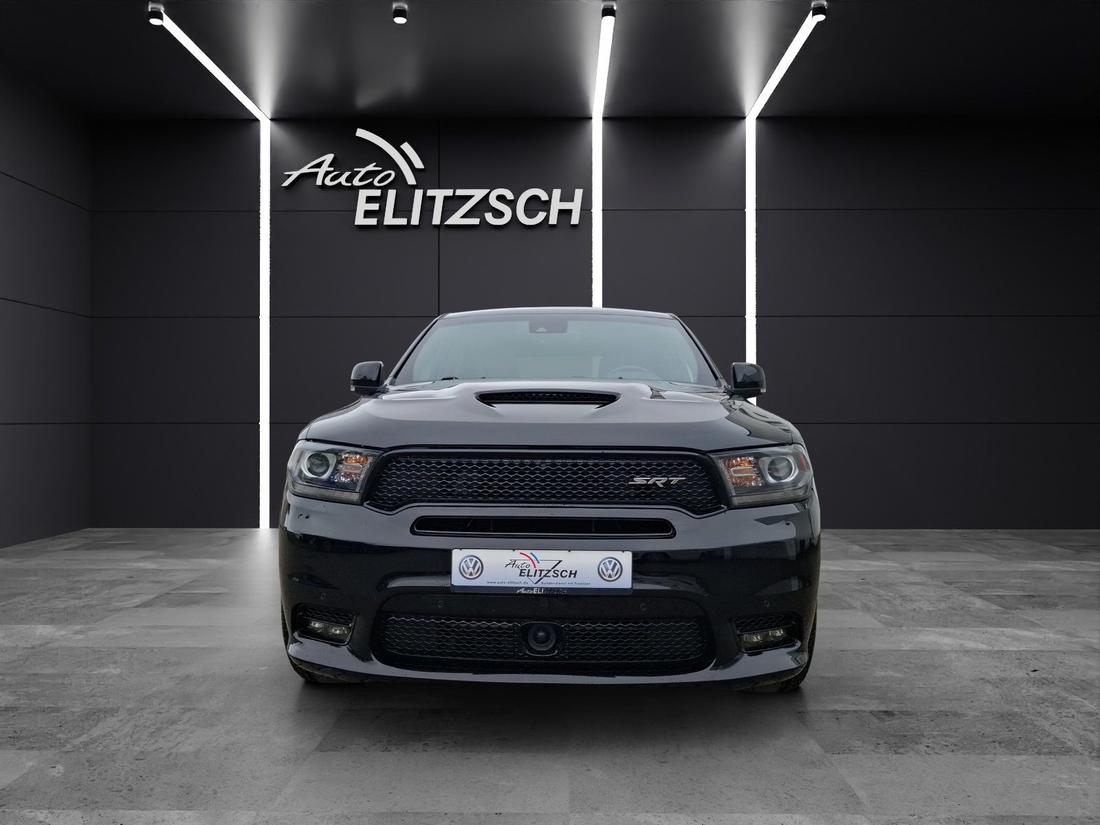 Fahrzeugabbildung Dodge Durango 6.4 SRT V8 Xenon Navi 4xSHZ AHK Pano 6-Sitzer Sternenhimmel