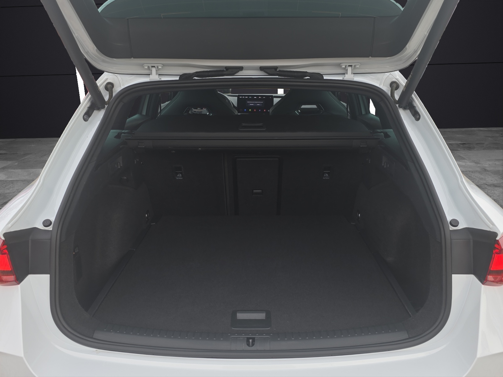 Fahrzeugabbildung CUPRA Leon Sportstourer VZ 2.0 TSI 4Drive DSG AHZ ACC NAVI