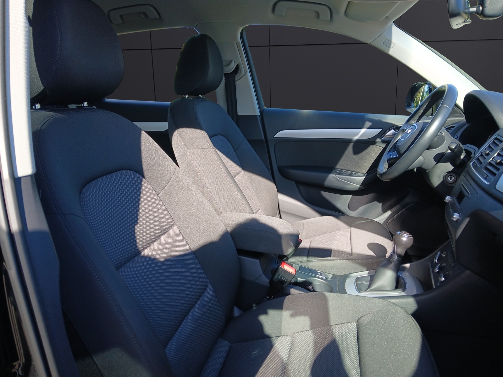 Fahrzeugabbildung Audi Q3 TFSI LED AHK SH