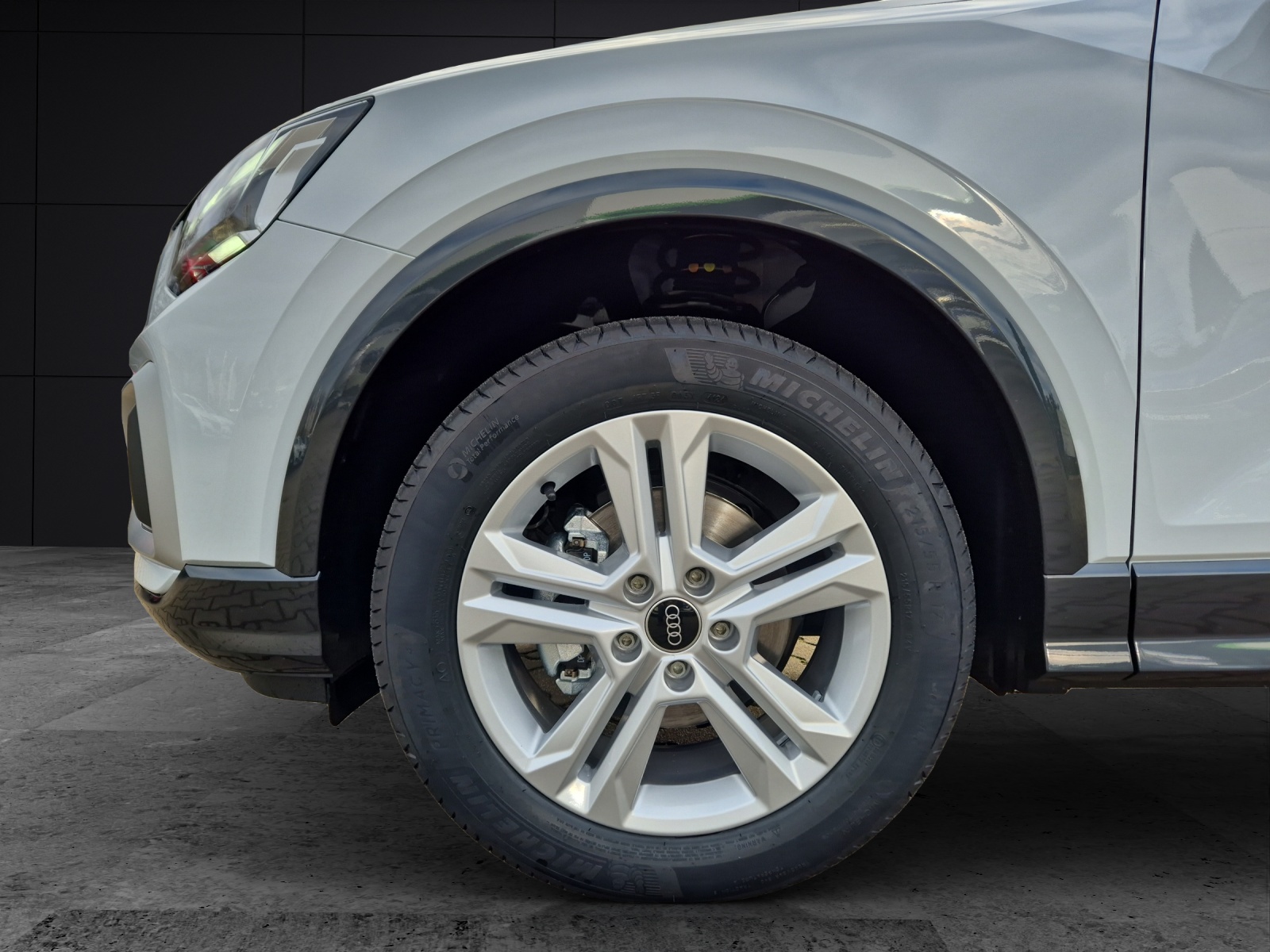Fahrzeugabbildung Audi Q2 35 TFSI advanced Matrix Sportsitze