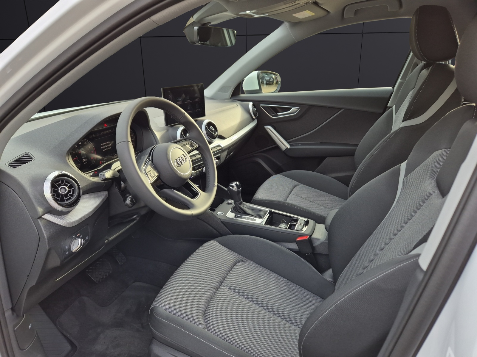 Fahrzeugabbildung Audi Q2 35 TFSI advanced Matrix Sportsitze