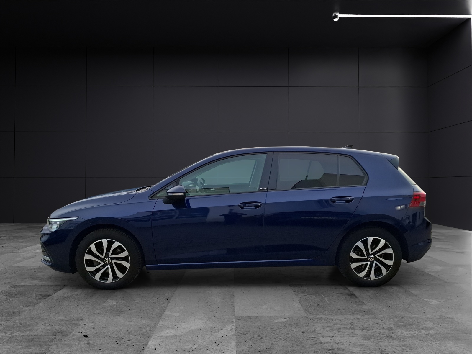 Fahrzeugabbildung Volkswagen Golf VIII TSI Active Standhzg. LEDplus Navi AID HUD ACC RFK SH