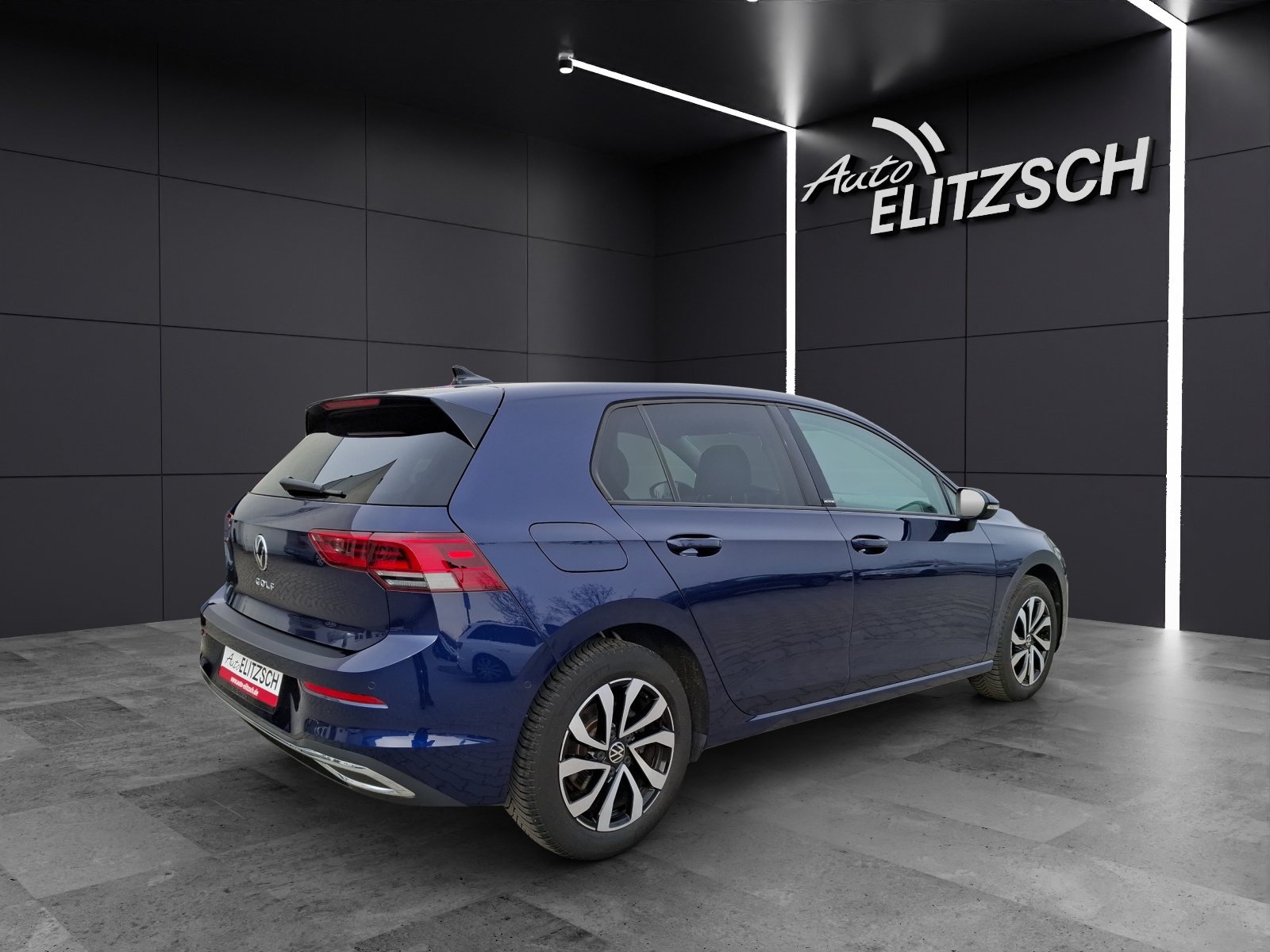 Fahrzeugabbildung Volkswagen Golf VIII TSI Active Standhzg. LEDplus Navi AID HUD ACC RFK SH