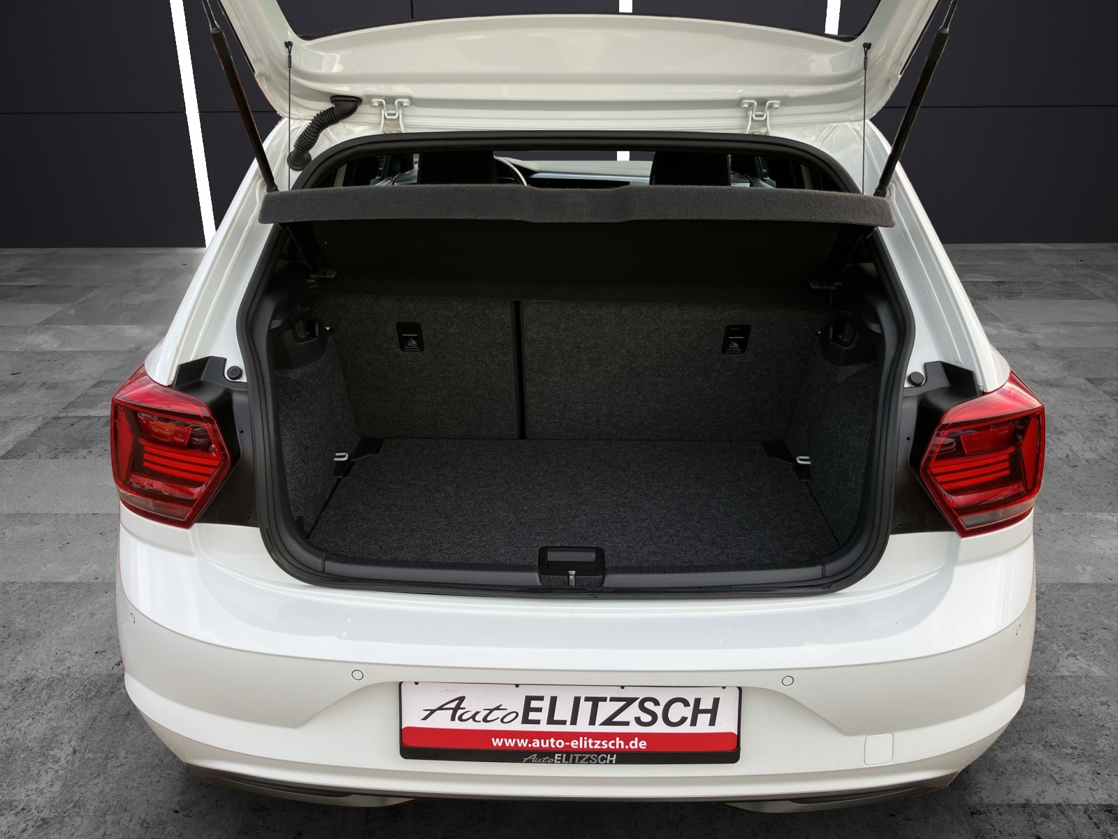 Fahrzeugabbildung Volkswagen Polo TSI Highline DSG LED ACC 16