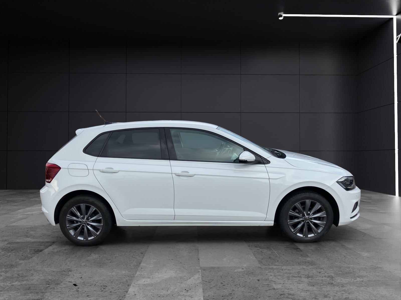 Fahrzeugabbildung Volkswagen Polo TSI Highline DSG LED ACC 16