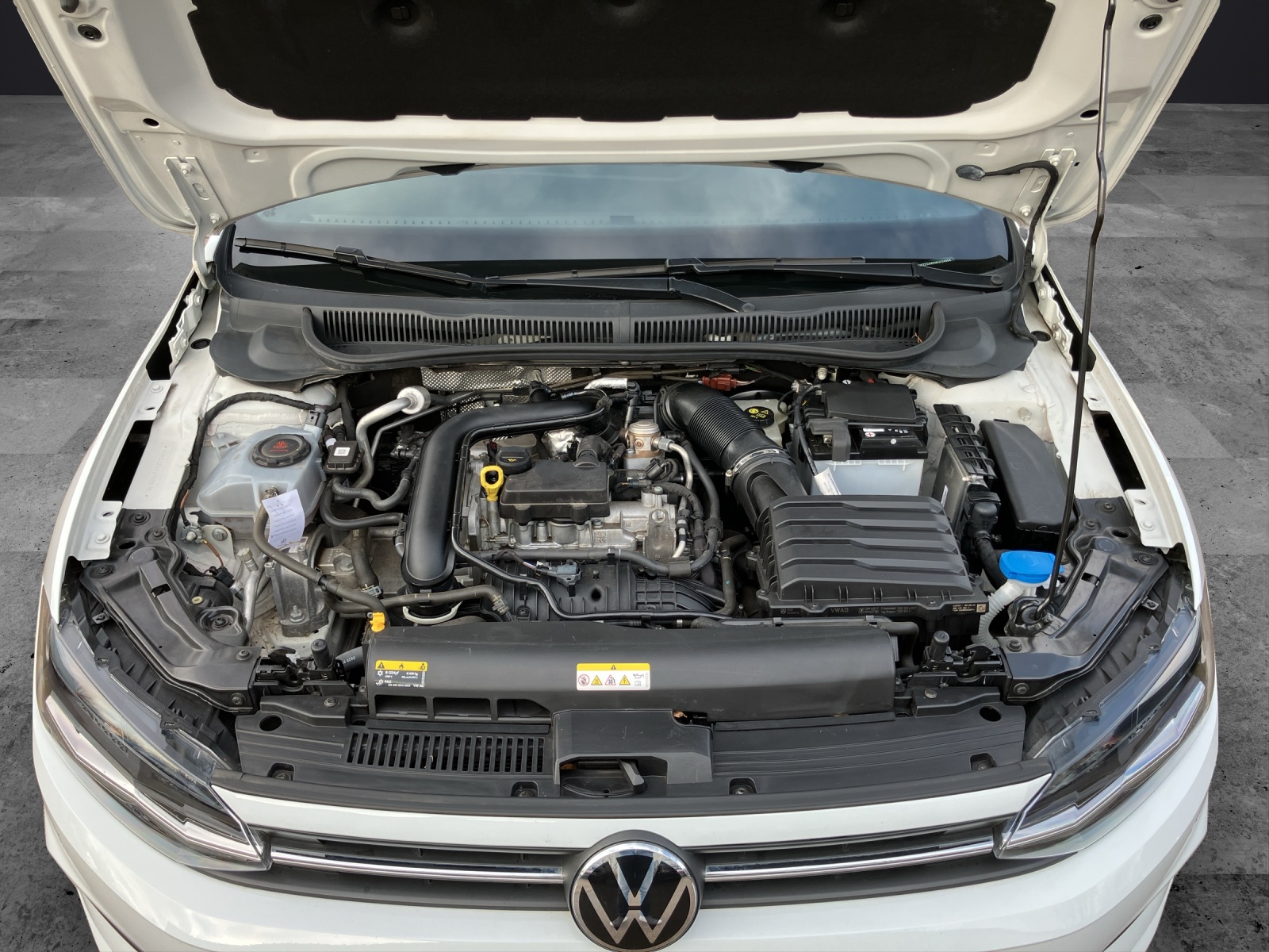 Fahrzeugabbildung Volkswagen Polo TSI Highline DSG LED ACC 16