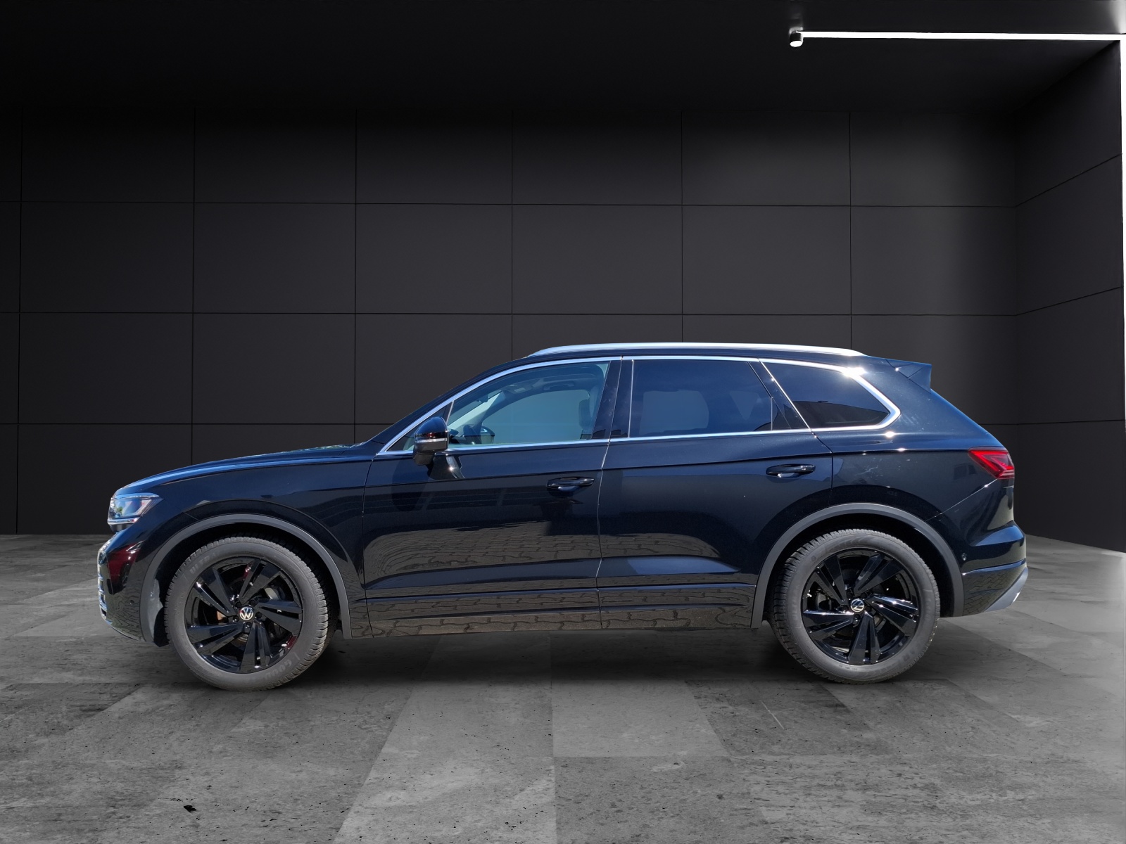 Fahrzeugabbildung Volkswagen Touareg TDI Elegance Matrix AHK HUD Luft Pano AID