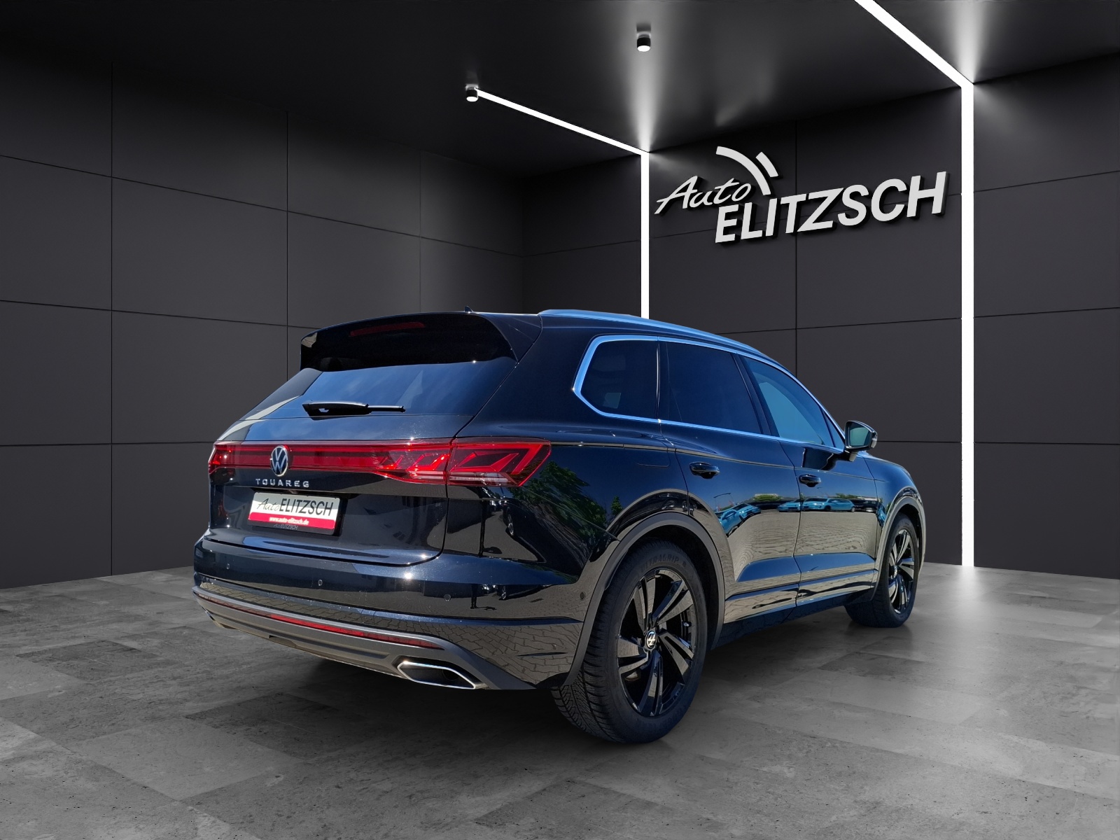 Fahrzeugabbildung Volkswagen Touareg TDI Elegance Matrix AHK HUD Luft Pano AID