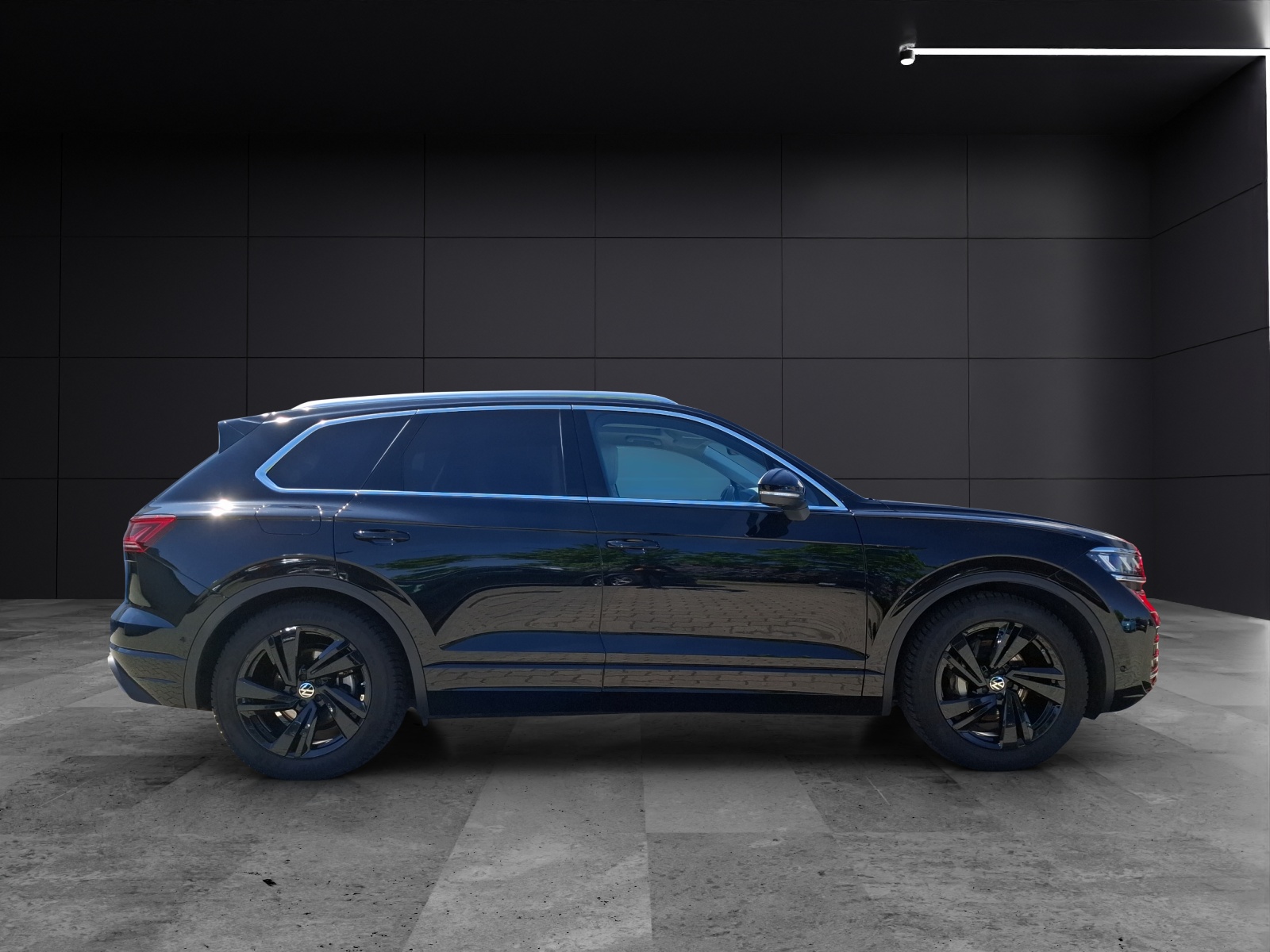 Fahrzeugabbildung Volkswagen Touareg TDI Elegance Matrix AHK HUD Luft Pano AID