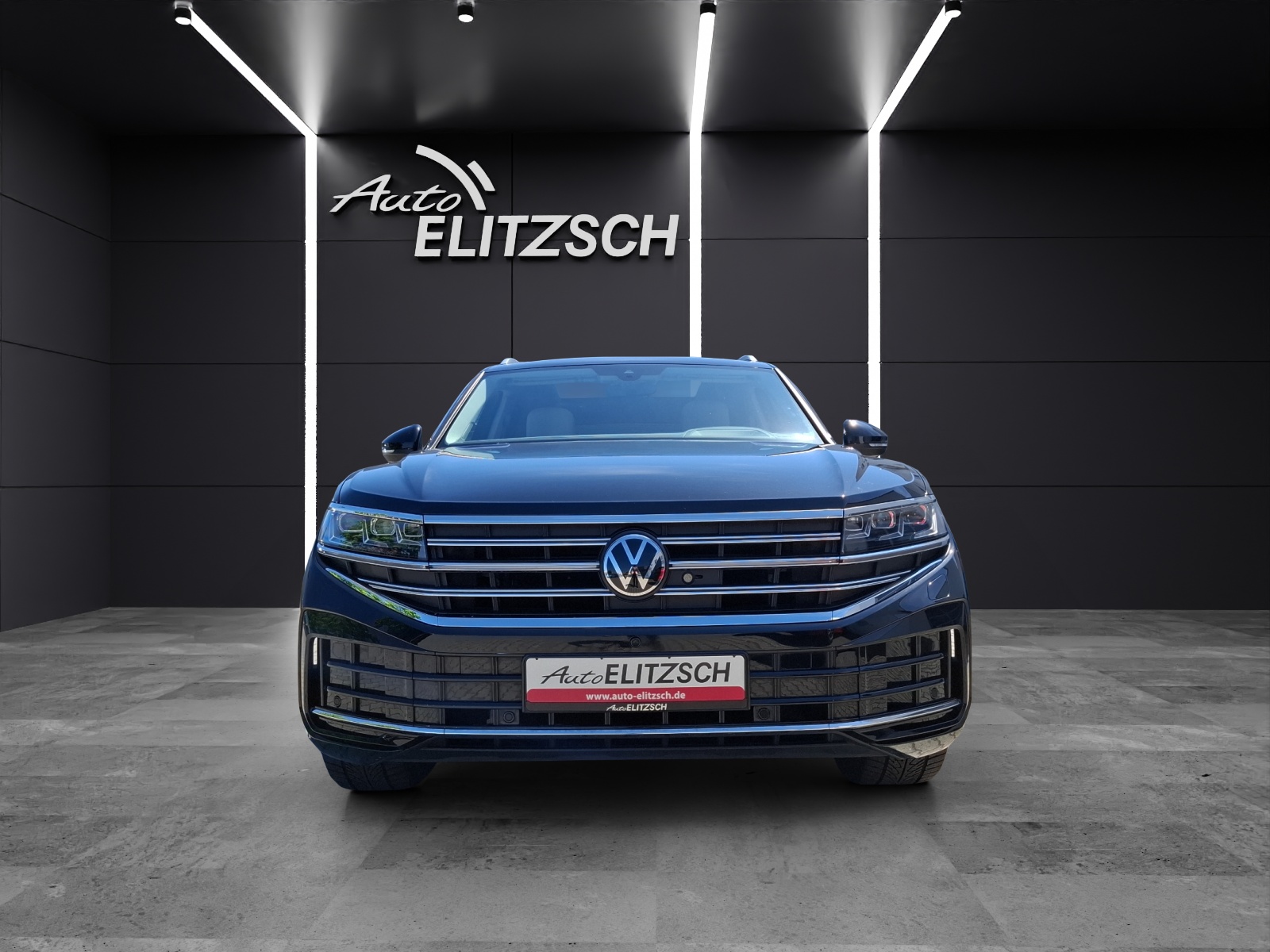 Fahrzeugabbildung Volkswagen Touareg TDI Elegance Matrix AHK HUD Luft Pano AID