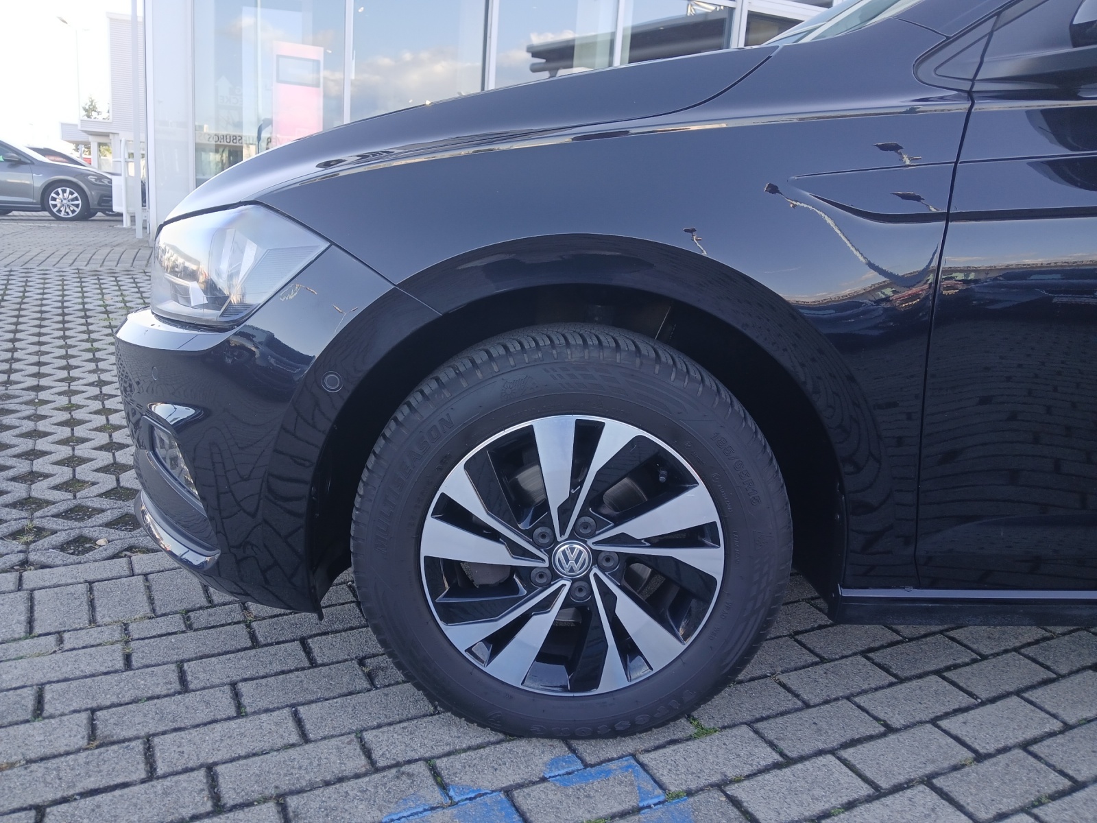 Fahrzeugabbildung Volkswagen Polo 1.0 Comfortline Klima Park-Assist SH