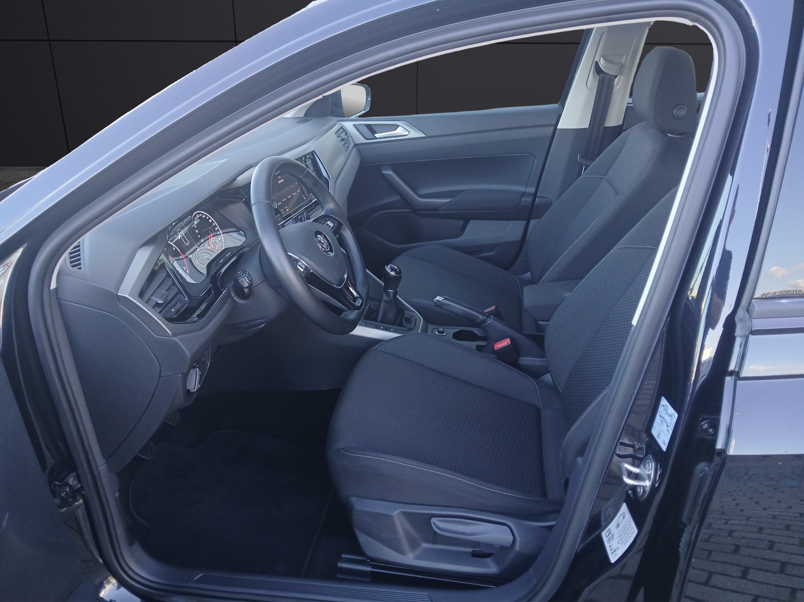 Fahrzeugabbildung Volkswagen Polo 1.0 Comfortline Klima Park-Assist SH