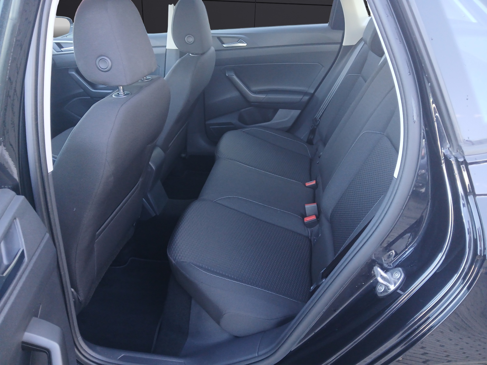 Fahrzeugabbildung Volkswagen Polo 1.0 Comfortline Klima Park-Assist SH