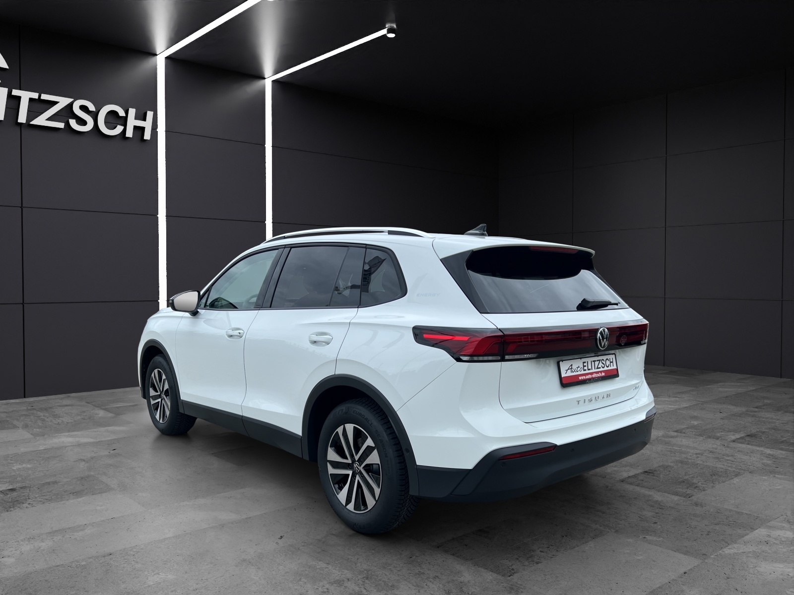 Fahrzeugabbildung Volkswagen Tiguan eTSI Life AHZV NAVI KEssy AreaView