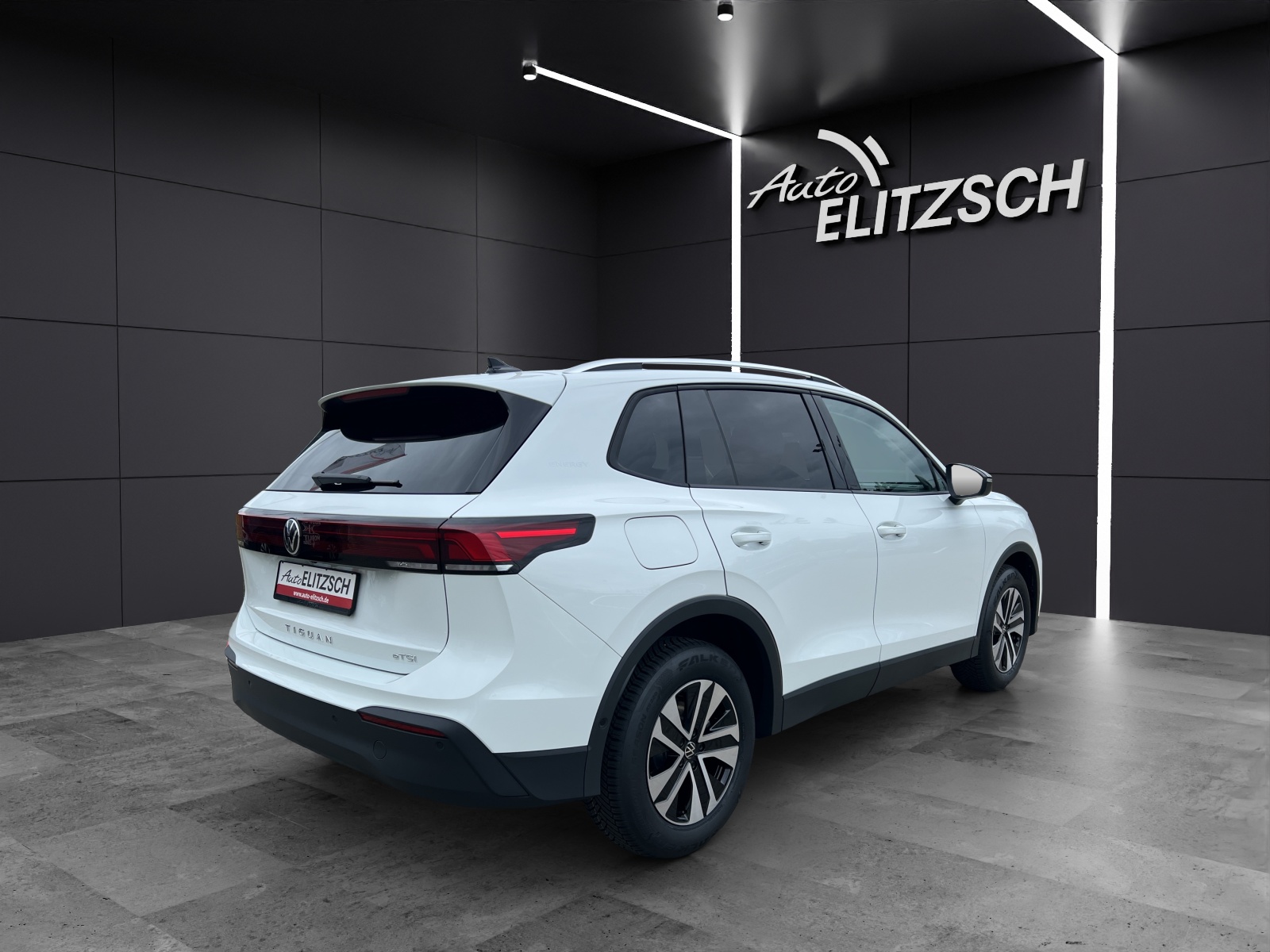 Fahrzeugabbildung Volkswagen Tiguan eTSI Life AHZV NAVI KEssy AreaView