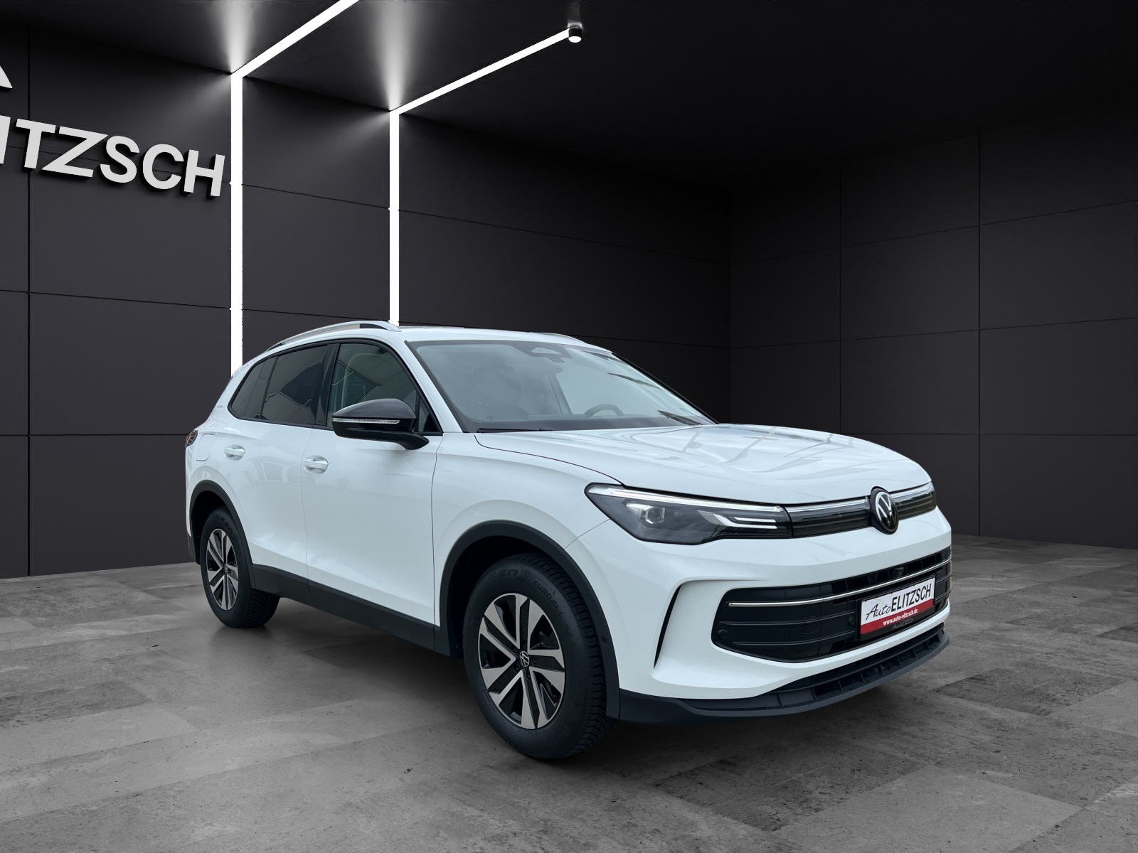 Fahrzeugabbildung Volkswagen Tiguan eTSI Life AHZV NAVI KEssy AreaView