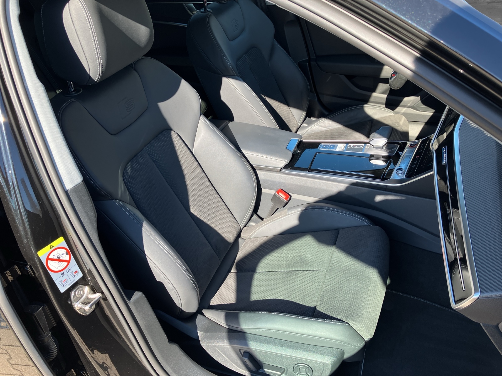Fahrzeugabbildung Audi S6 Avant 3.0 TDI quattro Matrix LED Tiptronic Rückfk