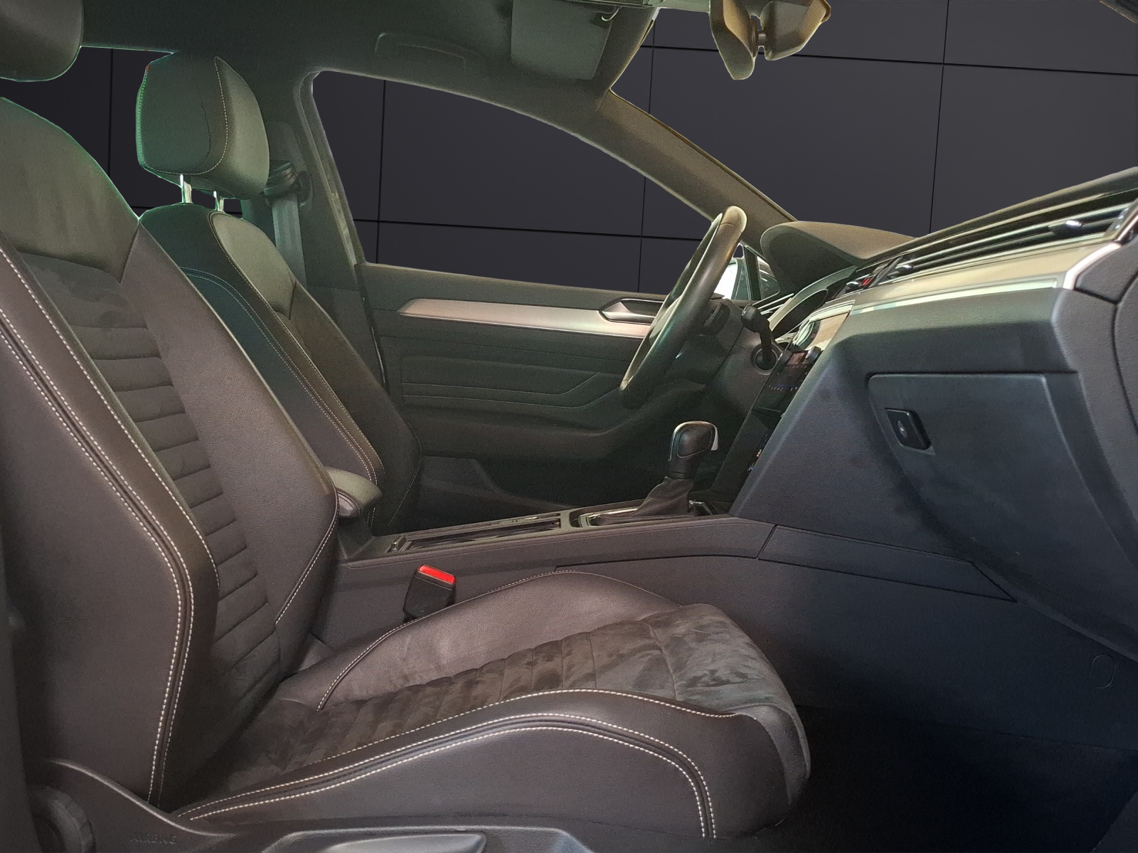 Fahrzeugabbildung Volkswagen Passat Variant TDI Elegance DSG R-Line Matrix AHK Navi ACC RFK Harman SH 19