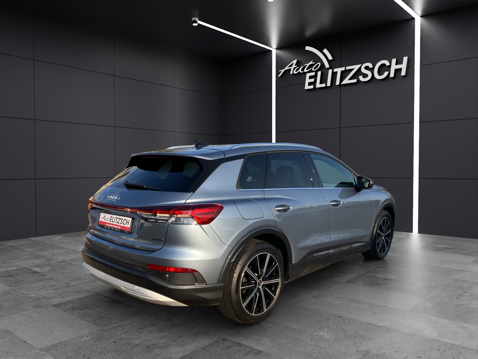 Fahrzeugabbildung Audi Q4 e-tron 50 quattro AHK Matrix