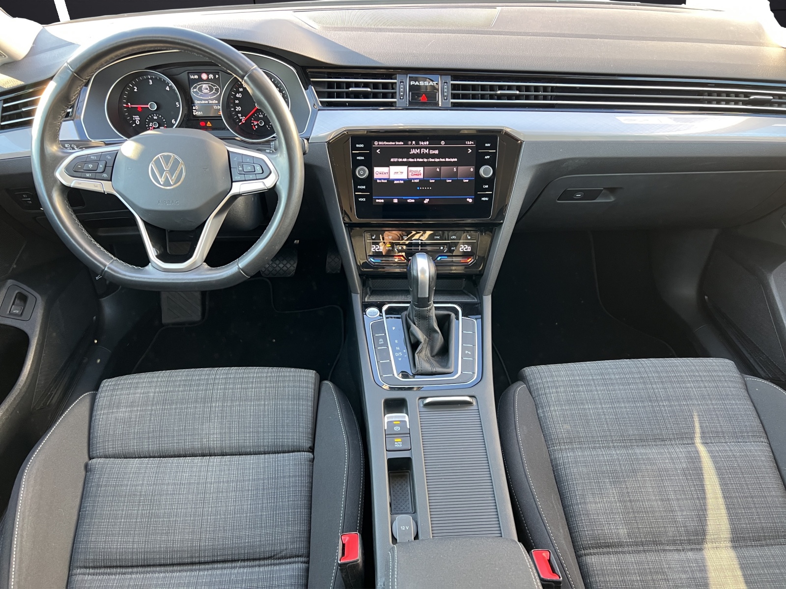 Fahrzeugabbildung Volkswagen Passat Variant TDI Business DSG LED NAVI ACC RFK SH LM