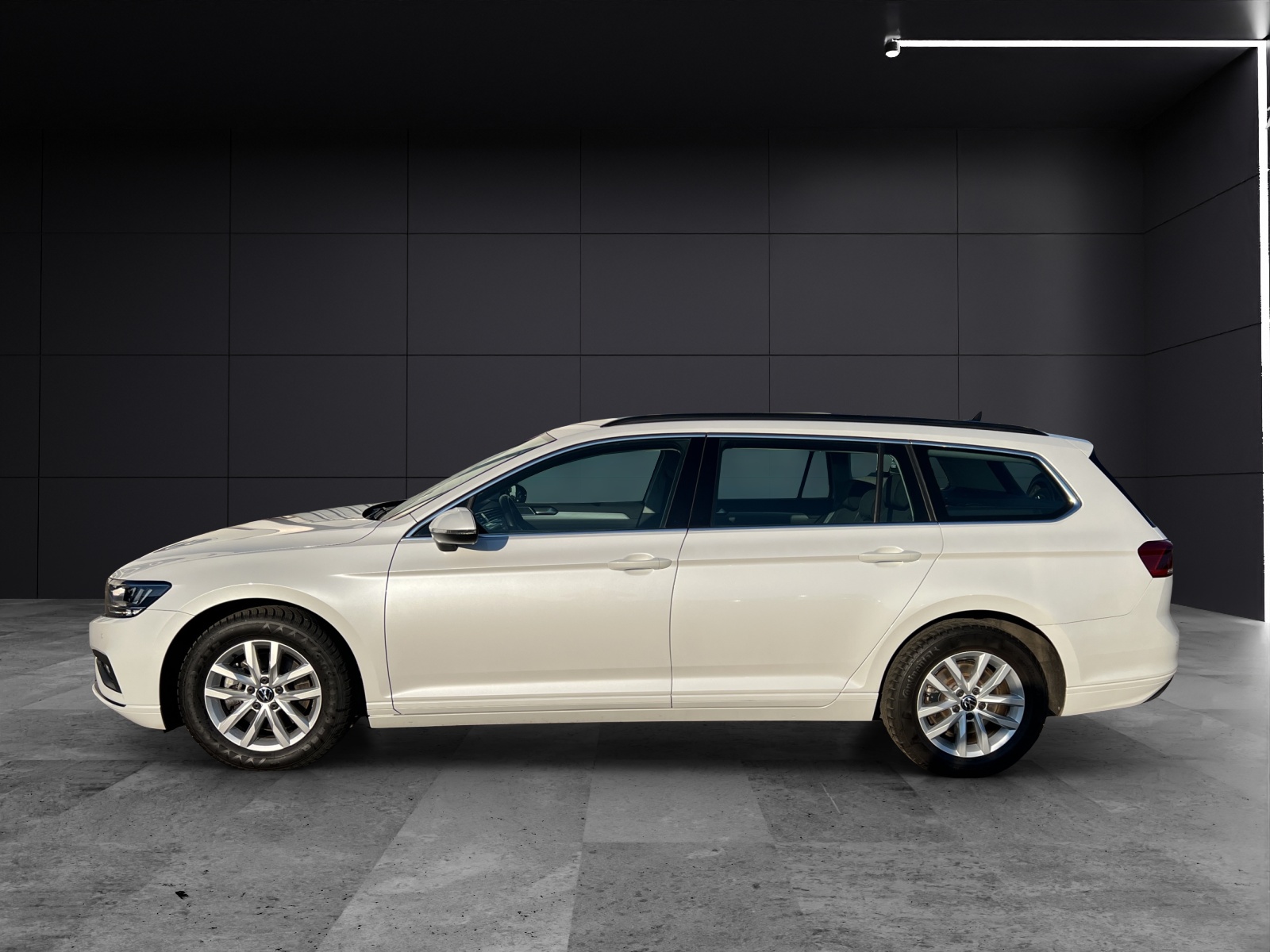 Fahrzeugabbildung Volkswagen Passat Variant TDI Business DSG LED NAVI ACC RFK SH LM