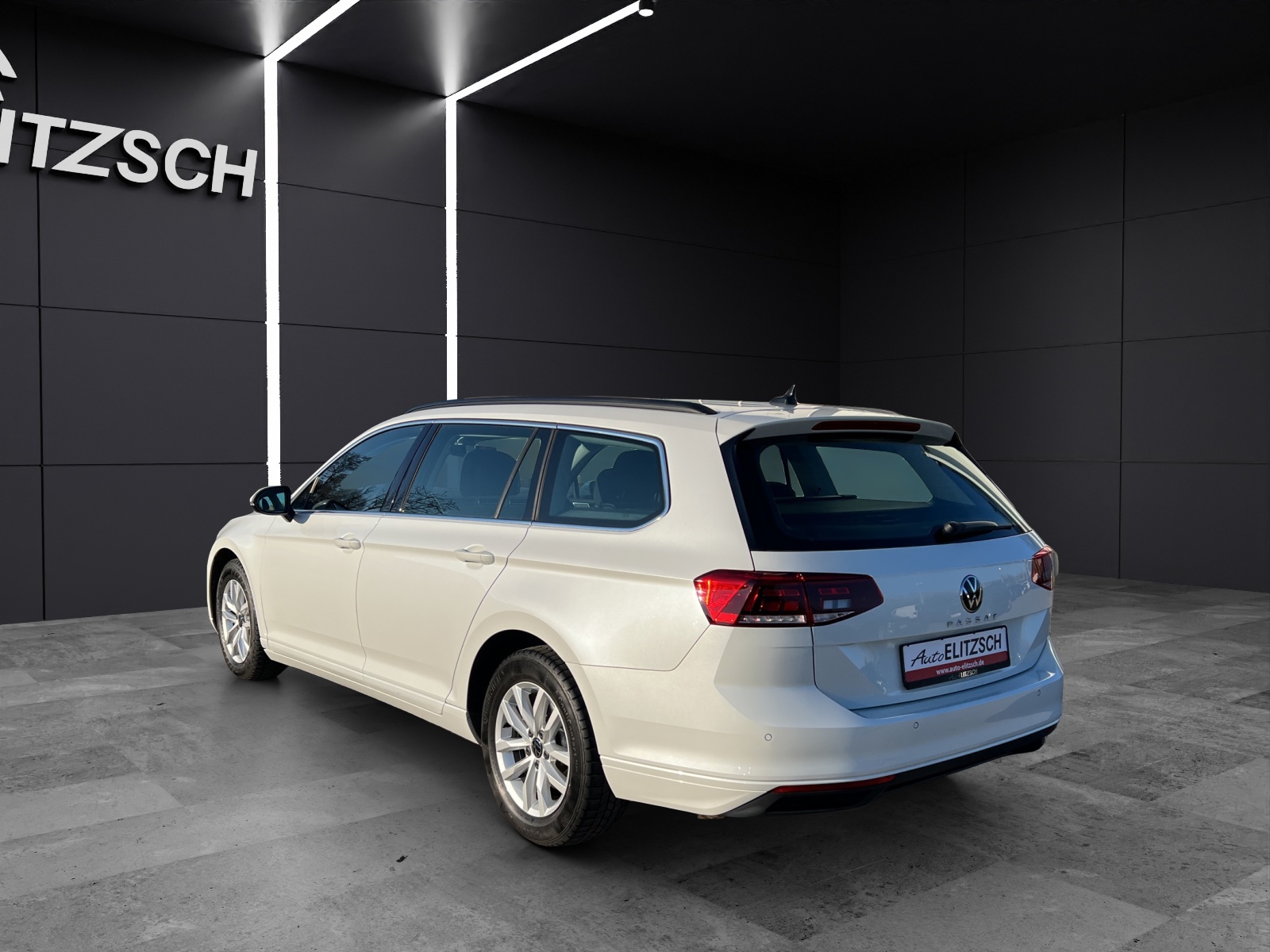 Fahrzeugabbildung Volkswagen Passat Variant TDI Business DSG LED NAVI ACC RFK SH LM