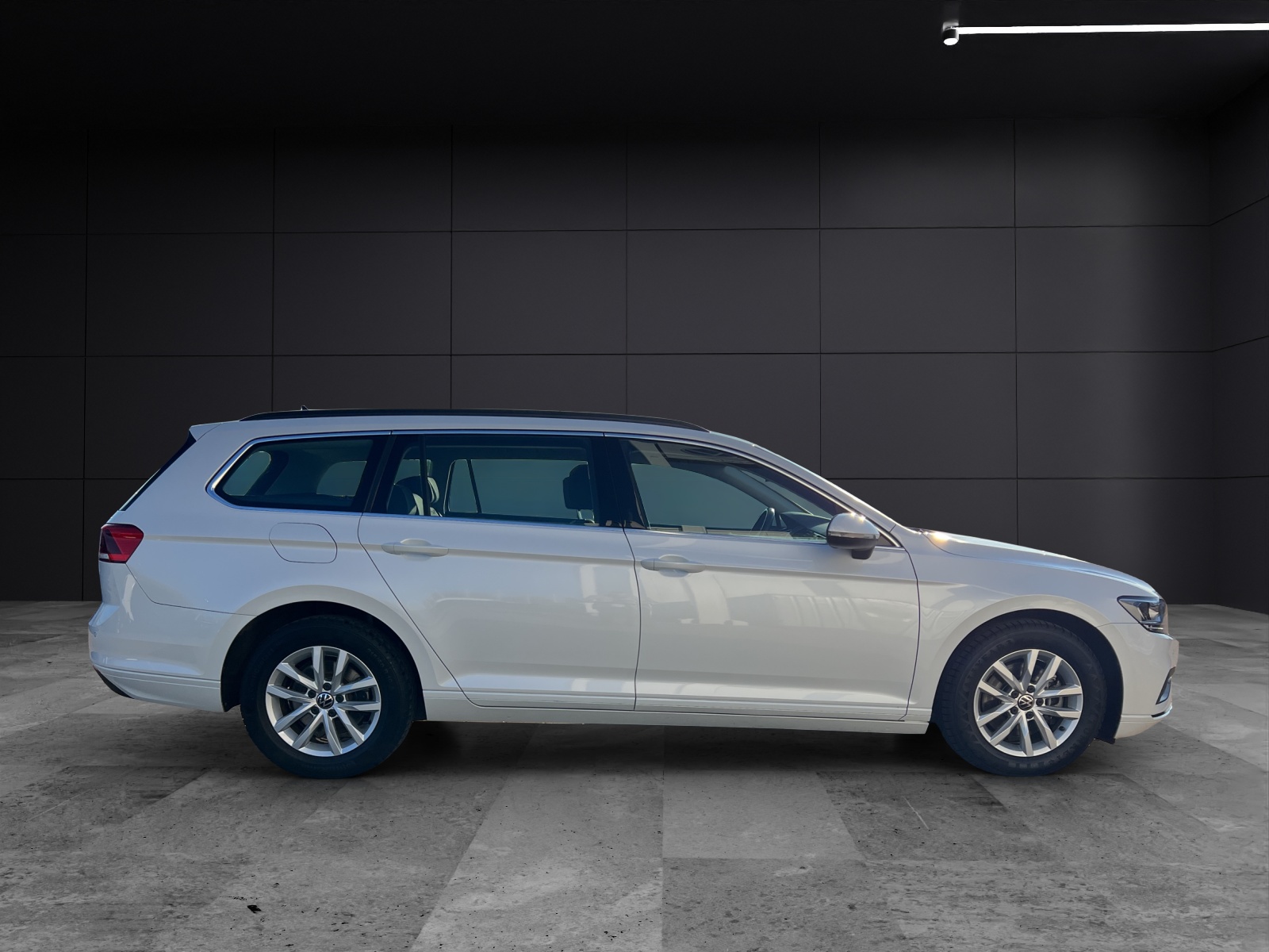Fahrzeugabbildung Volkswagen Passat Variant TDI Business DSG LED NAVI ACC RFK SH LM