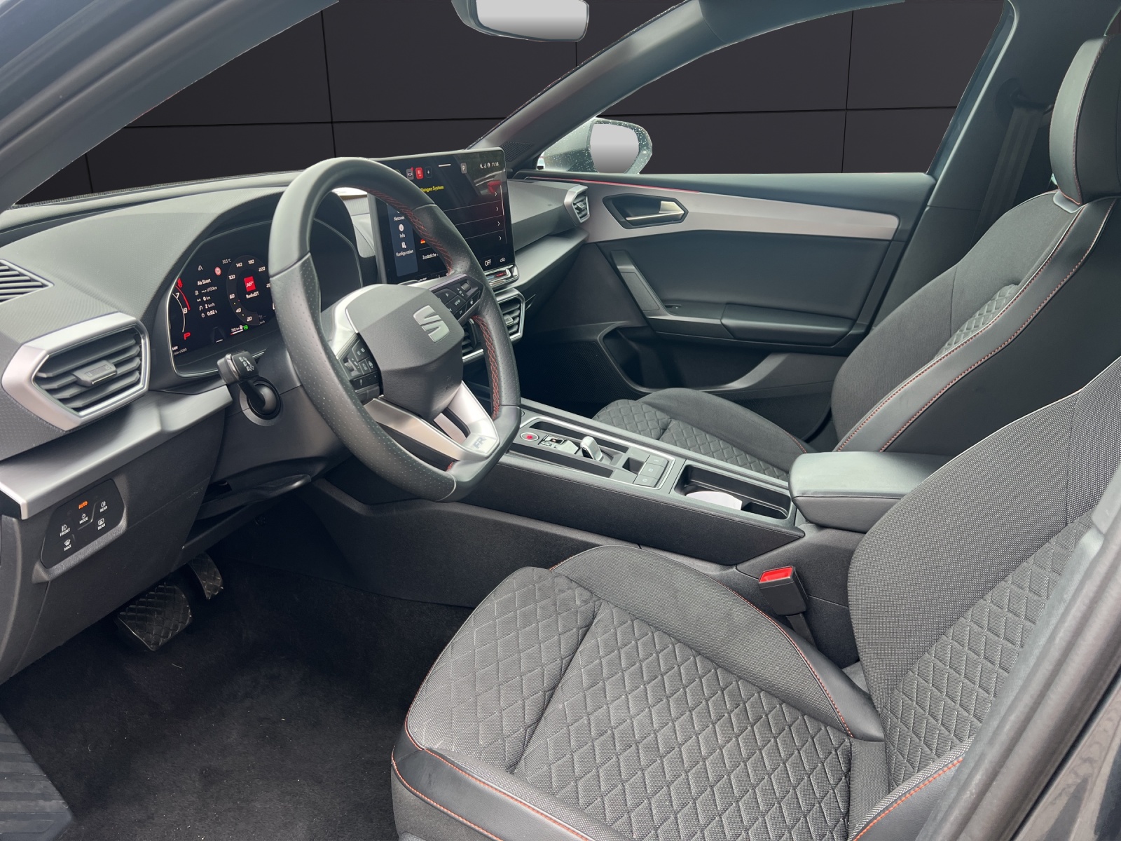 Fahrzeugabbildung SEAT Leon ST eTSI FR DSG LED Navi VC ACC RFK SH