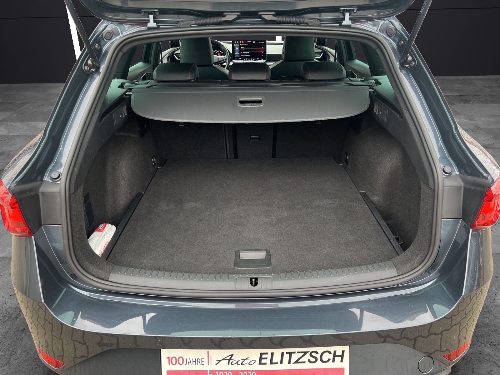 Fahrzeugabbildung SEAT Leon ST eTSI FR DSG LED Navi VC ACC RFK SH