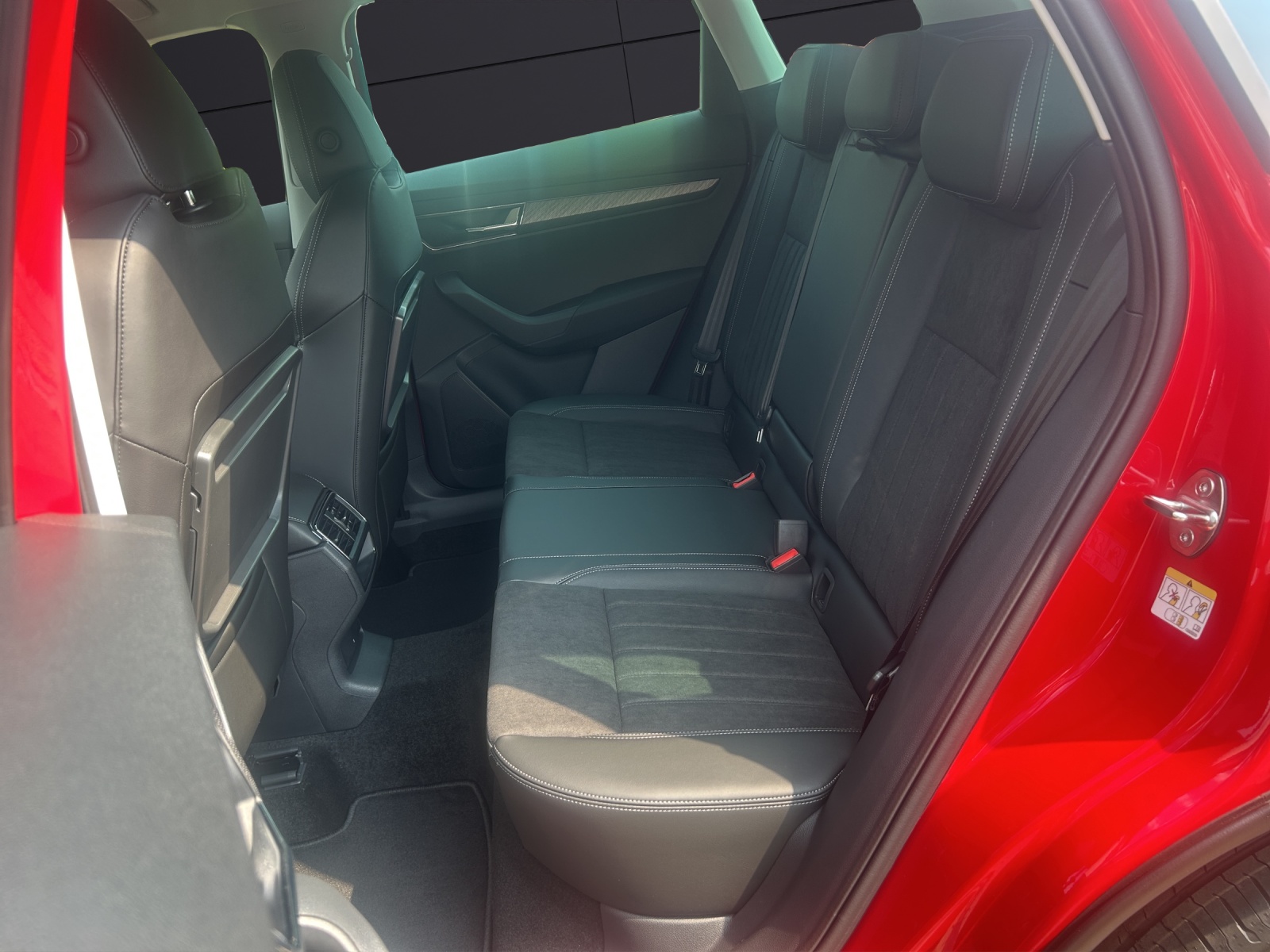 Fahrzeugabbildung SKODA Karoq 1.5 TSI Balance AHK Standh. ASG