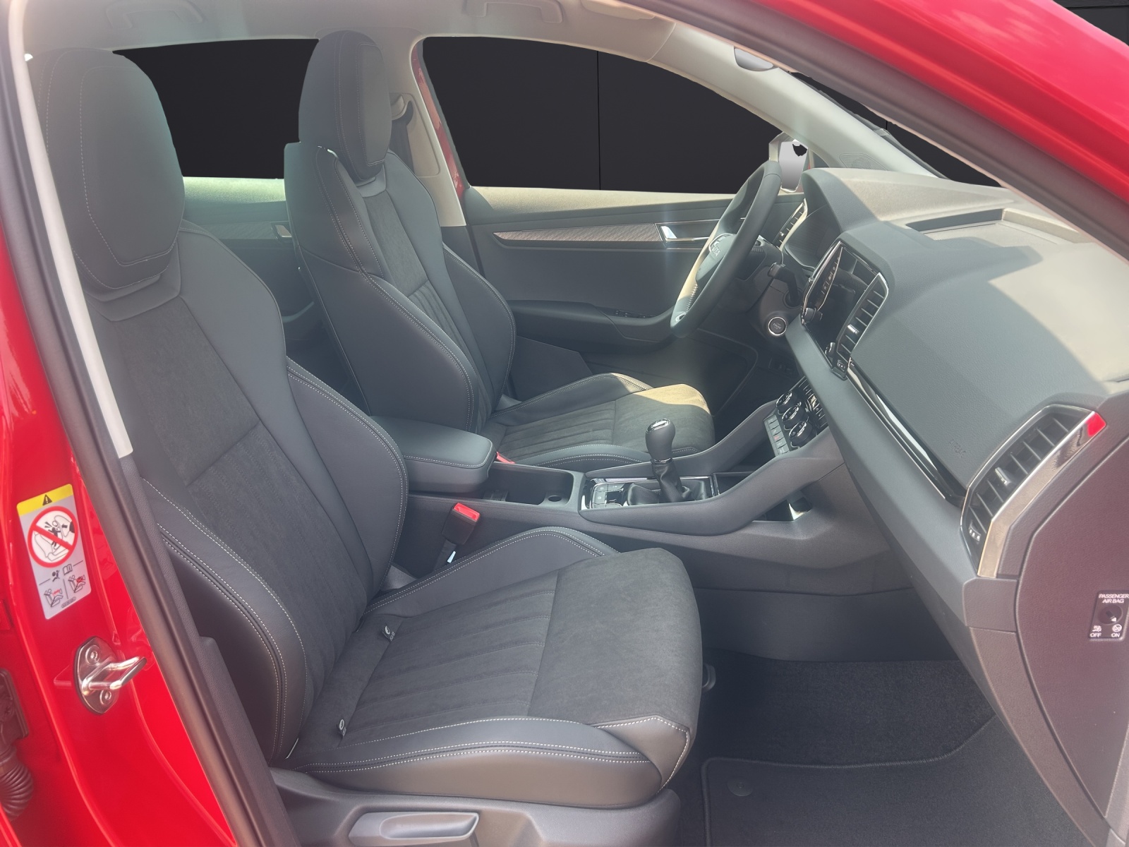Fahrzeugabbildung SKODA Karoq 1.5 TSI Balance AHK Standh. ASG