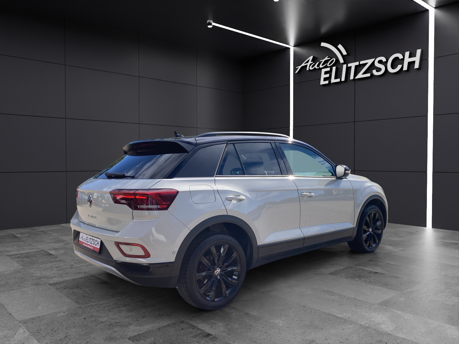 Fahrzeugabbildung Volkswagen T-Roc TSI Style DSG LED AID ACC Park-Assist SH LM