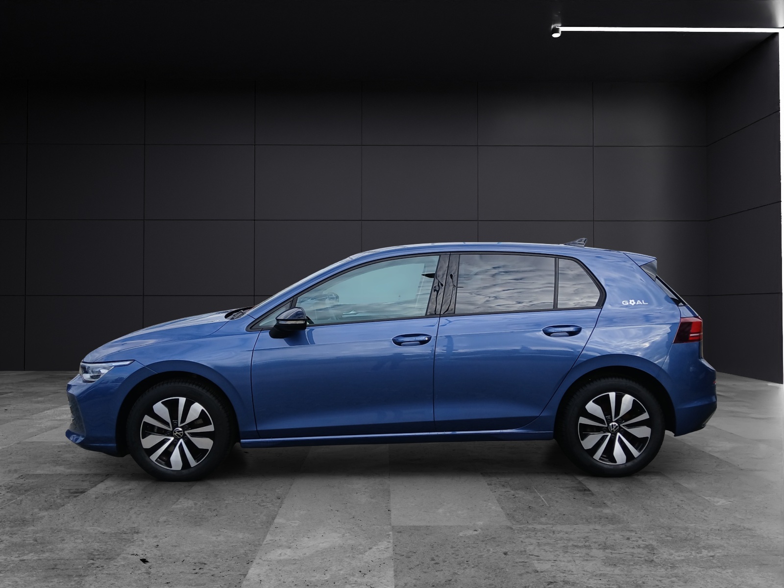 Fahrzeugabbildung Volkswagen Golf VIII eTSI Goal DSG LED AHK Navi AID ACC RFK SH
